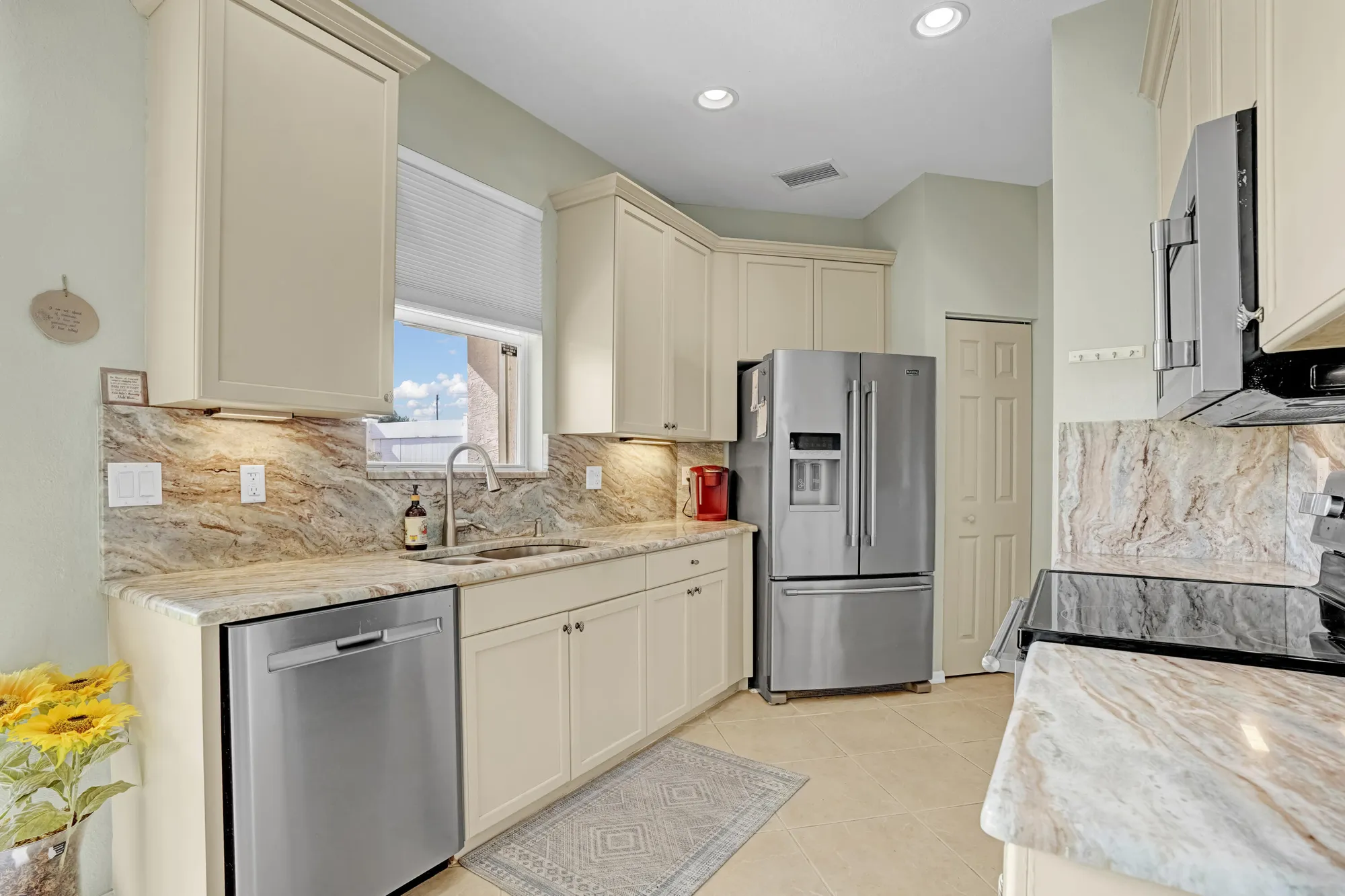 Property Slideshow image 18 of 40 | 362 sw coconut key way, Port Saint Lucie, FL, 34986