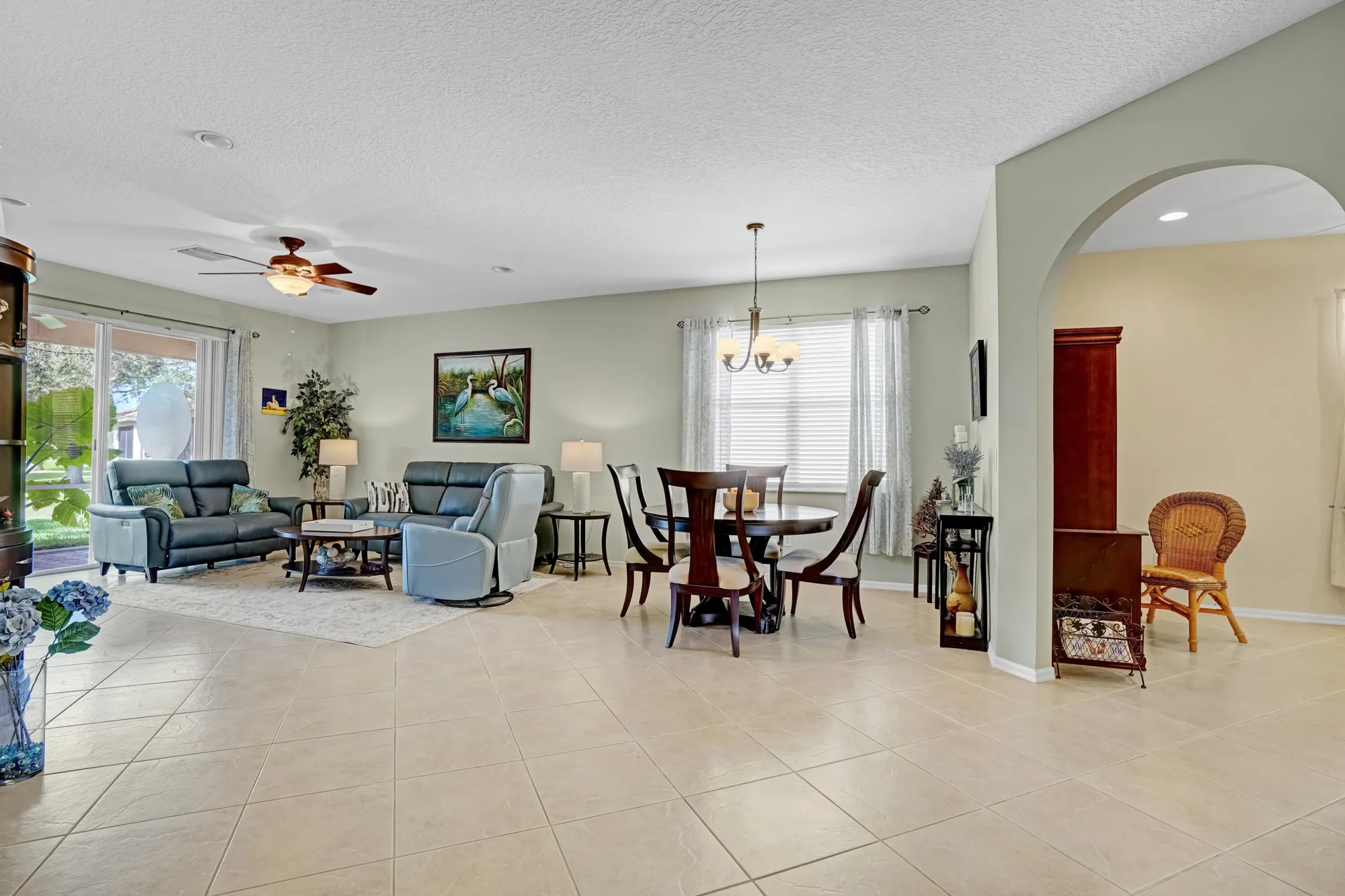 Property Slideshow image 8 of 40 | 362 sw coconut key way, Port Saint Lucie, FL, 34986