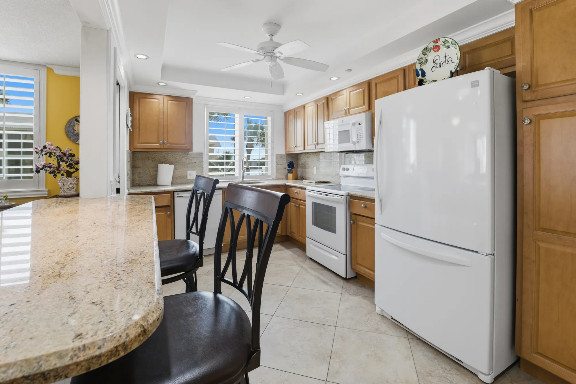 Property Slideshow image 7 of 18 | 375 beach rd 201, Tequesta, FL, 33469