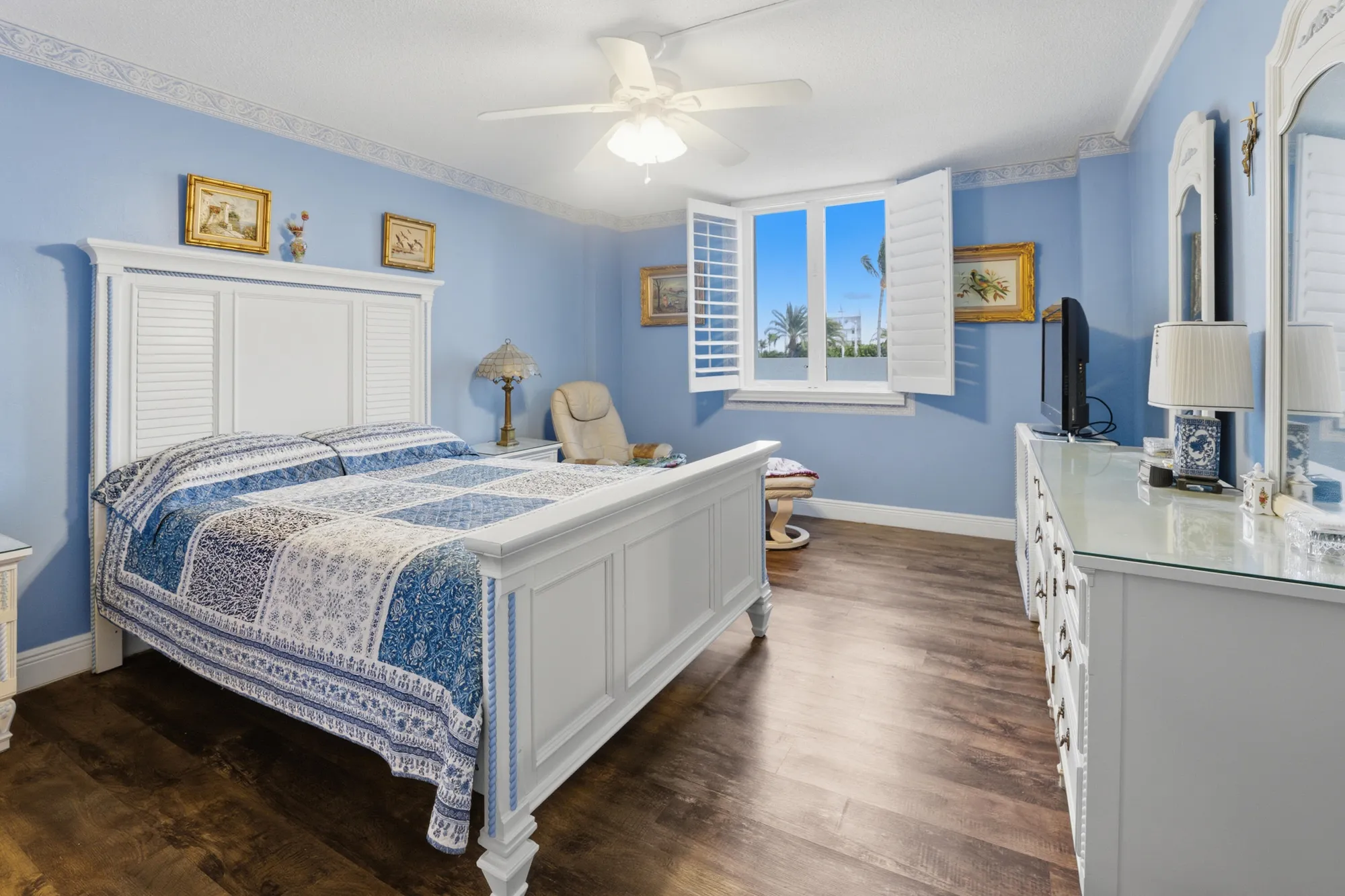 Property Slideshow image 10 of 18 | 375 beach rd 201, Tequesta, FL, 33469