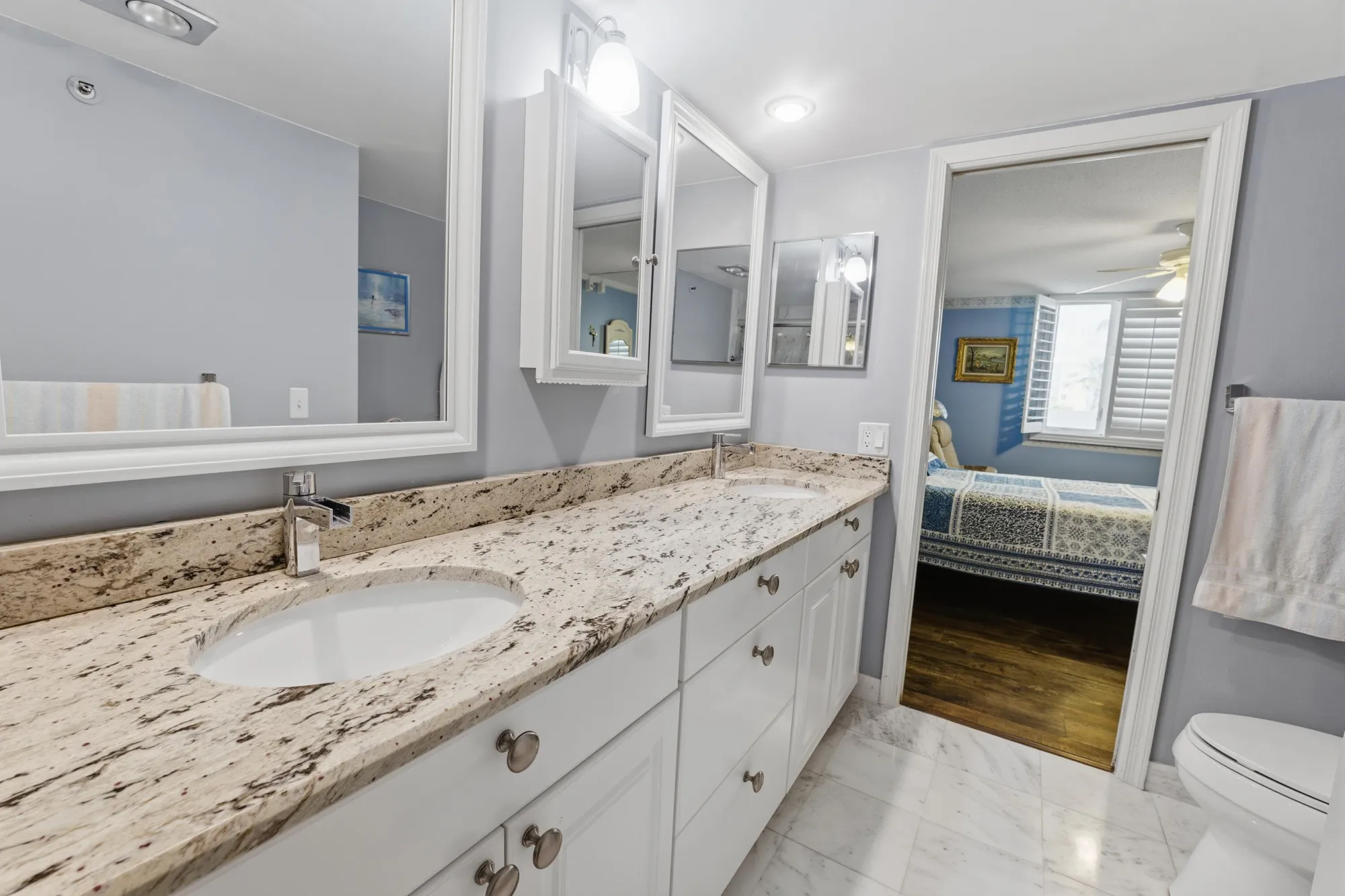 Property Slideshow image 12 of 18 | 375 beach rd 201, Tequesta, FL, 33469
