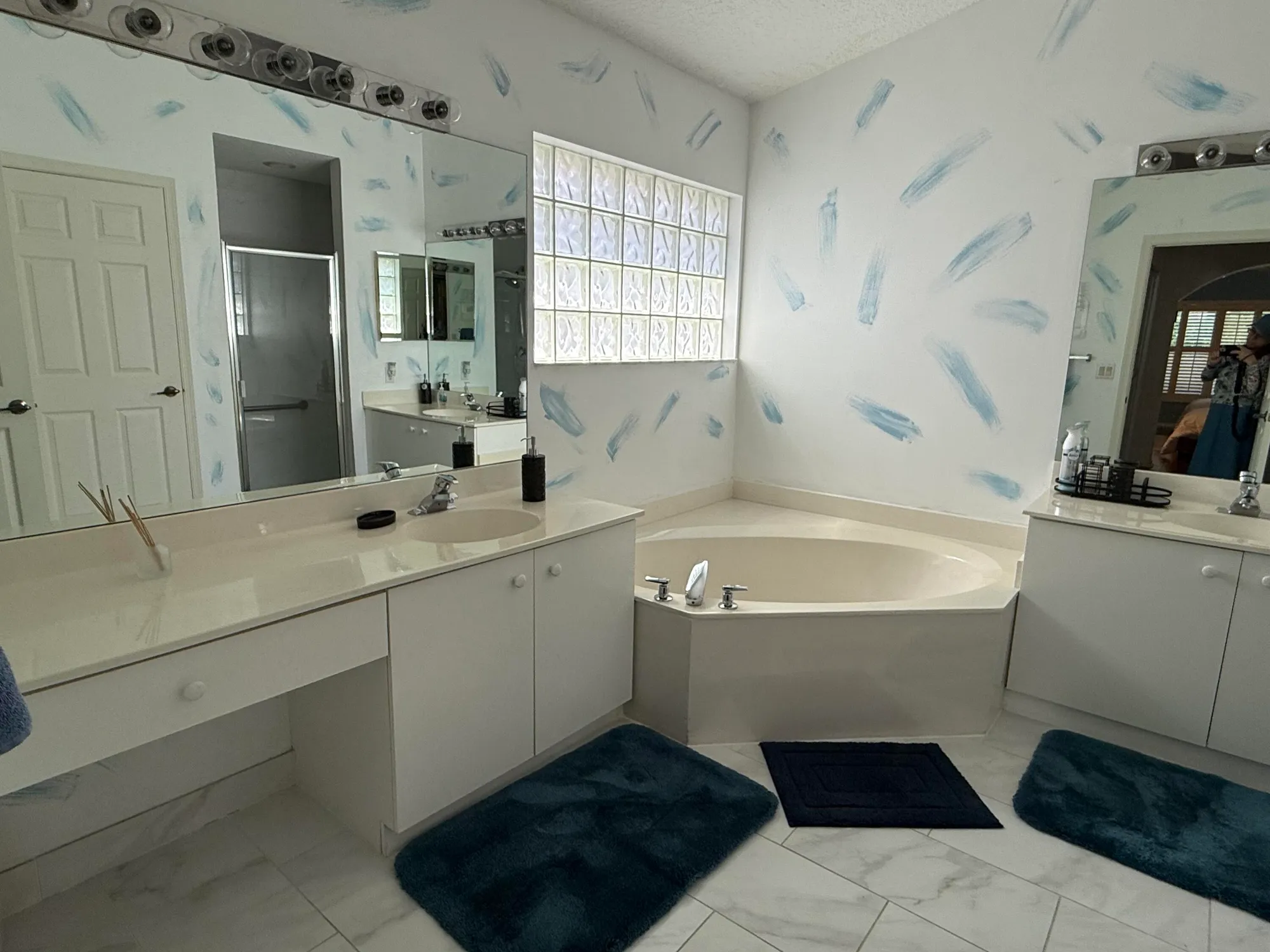 Property Slideshow image 9 of 18 | 5730 royal club dr, Boynton Beach, FL, 33437