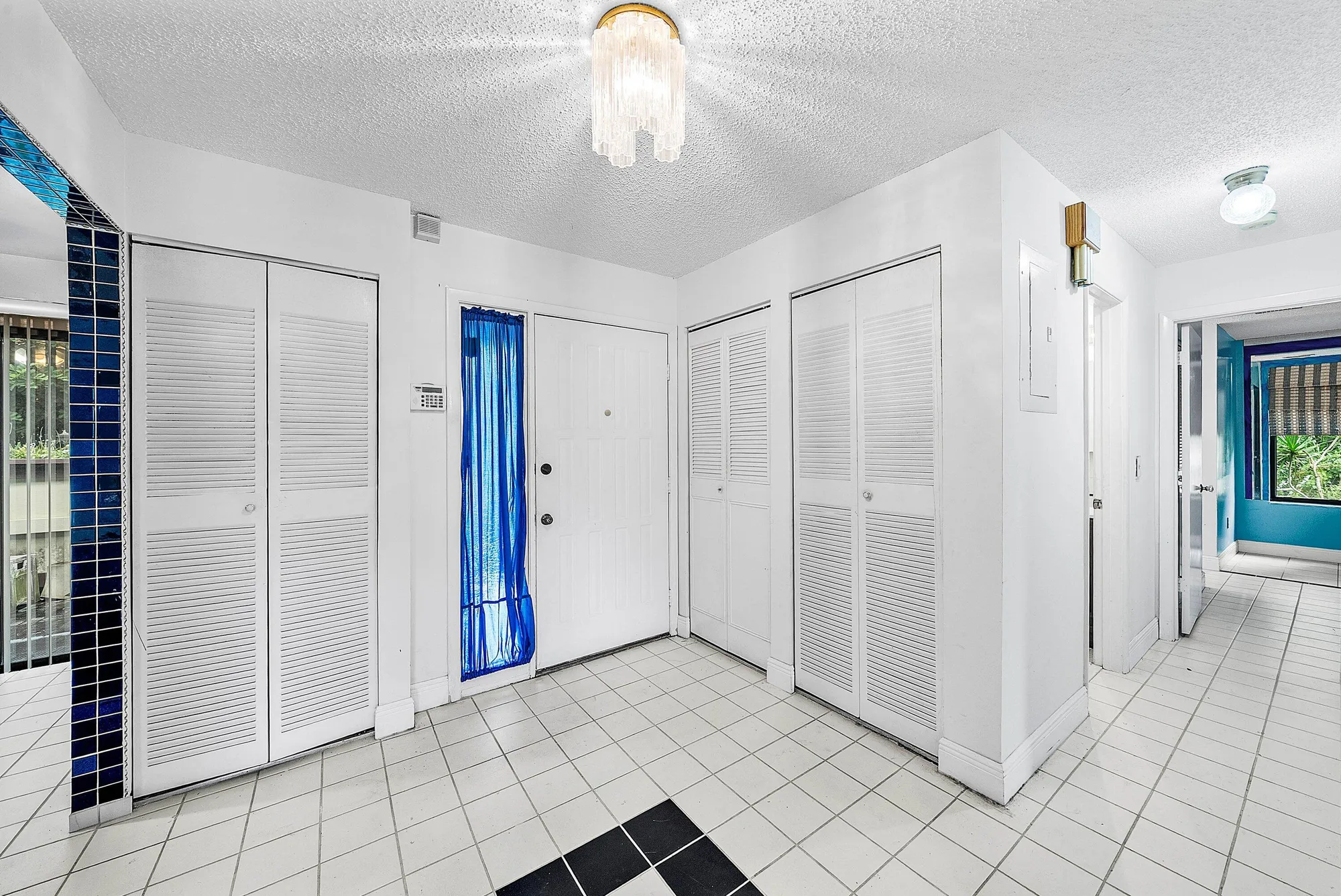 Property Slideshow image 5 of 24 | 276 beaver dam ct, Royal Palm Beach, FL, 33411