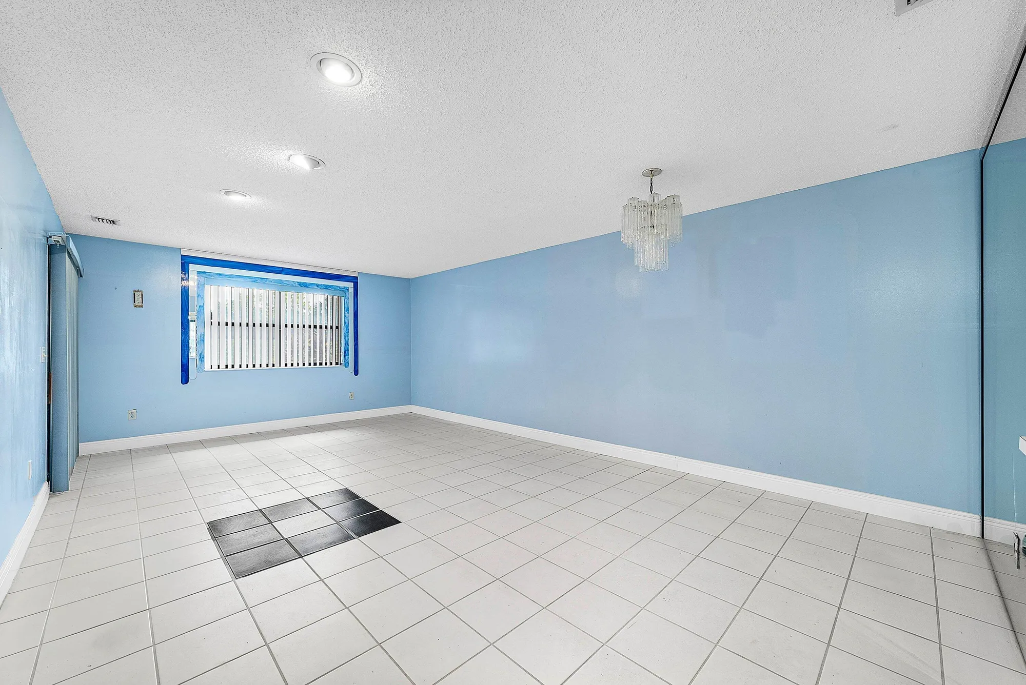Property Slideshow image 6 of 24 | 276 beaver dam ct, Royal Palm Beach, FL, 33411