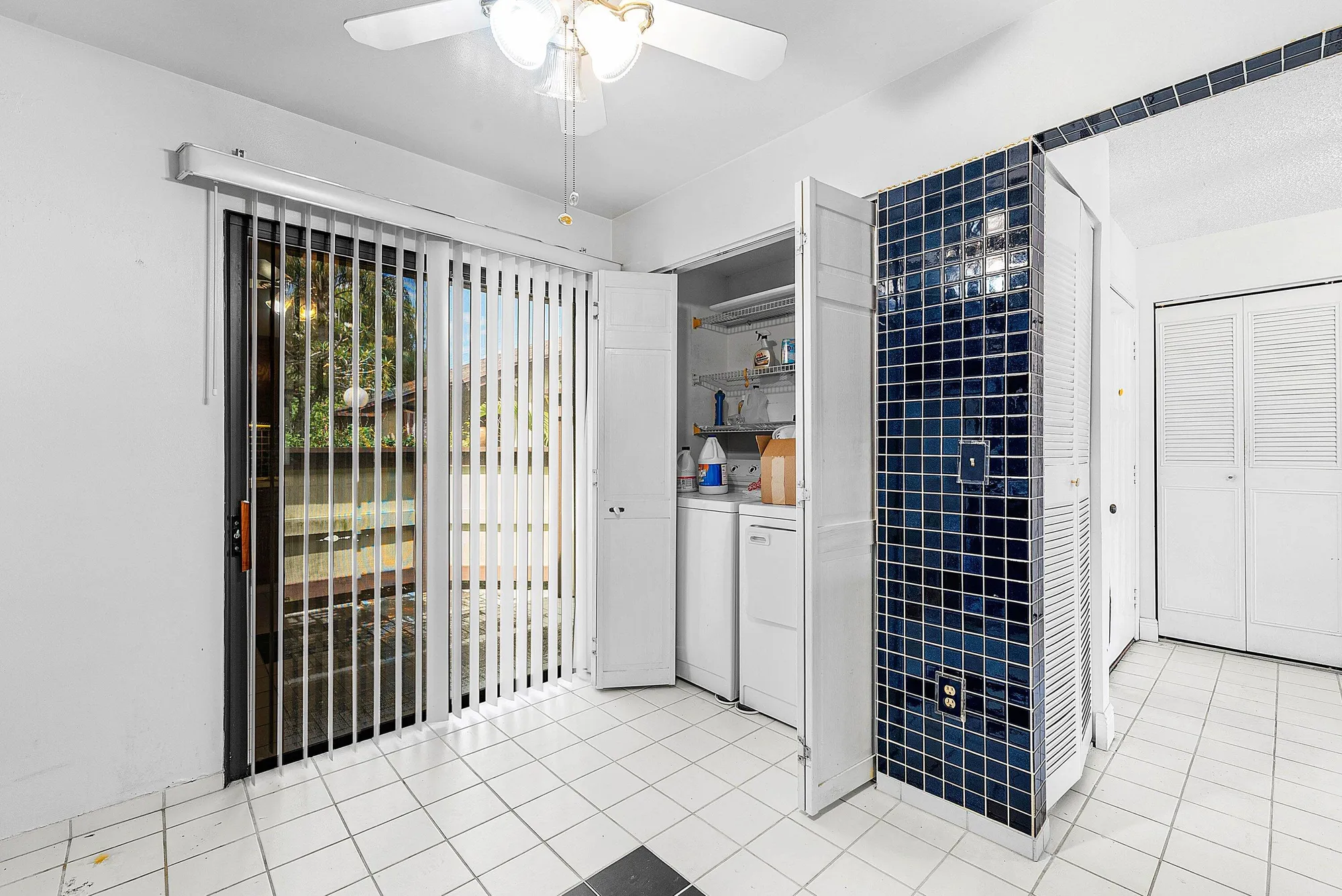 Property Slideshow image 12 of 24 | 276 beaver dam ct, Royal Palm Beach, FL, 33411