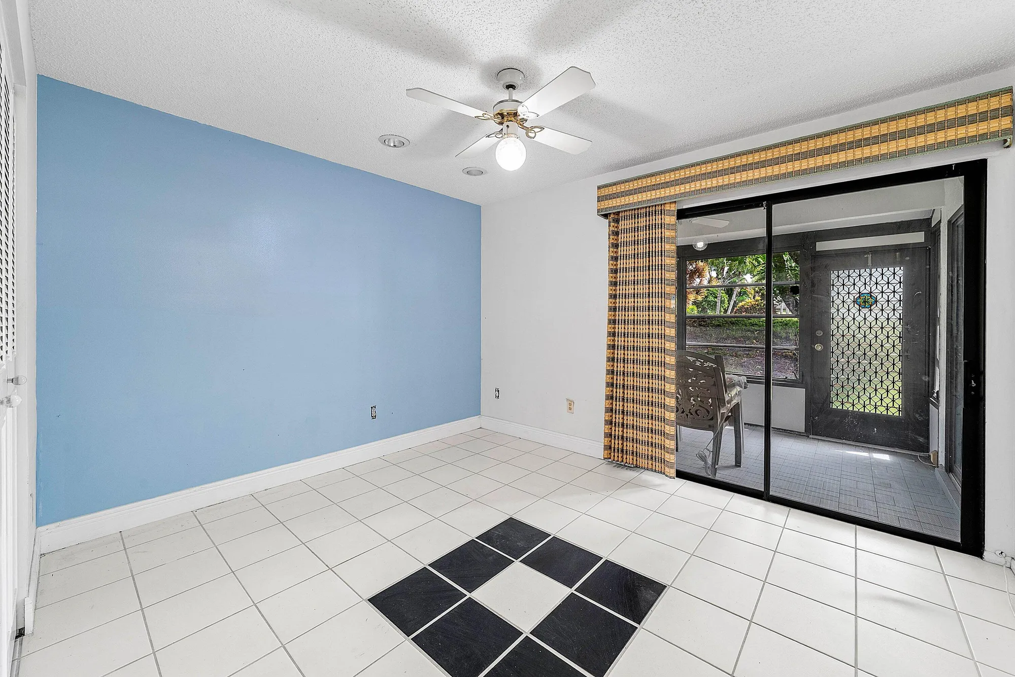 Property Slideshow image 14 of 24 | 276 beaver dam ct, Royal Palm Beach, FL, 33411