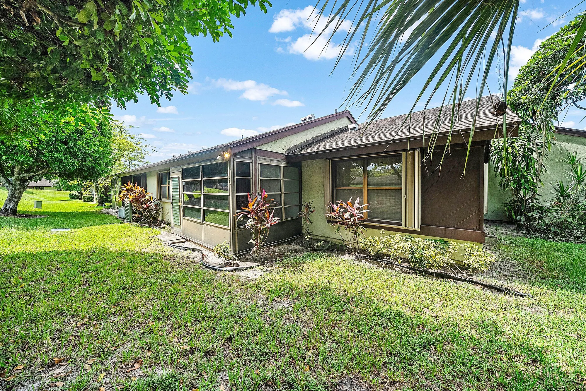 Property Slideshow image 24 of 24 | 276 beaver dam ct, Royal Palm Beach, FL, 33411