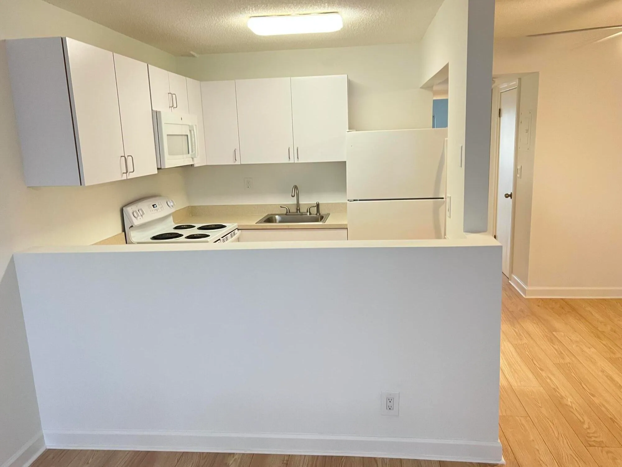 Property Slideshow image 5 of 32 | 85 andover d, West Palm Beach, FL, 33417