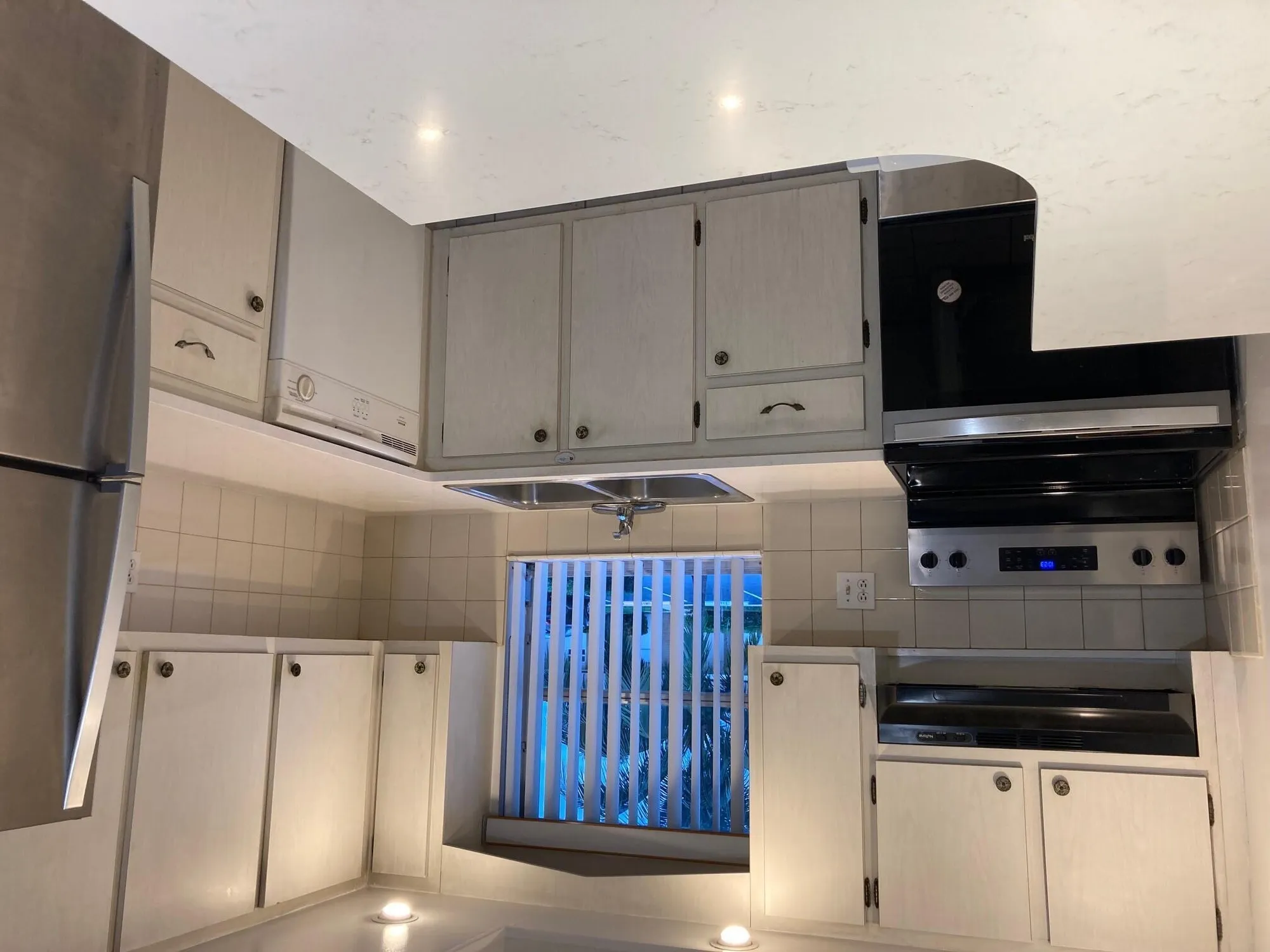 Property Slideshow image 2 of 9 | 2894 crosley dr j, West Palm Beach, FL, 33415