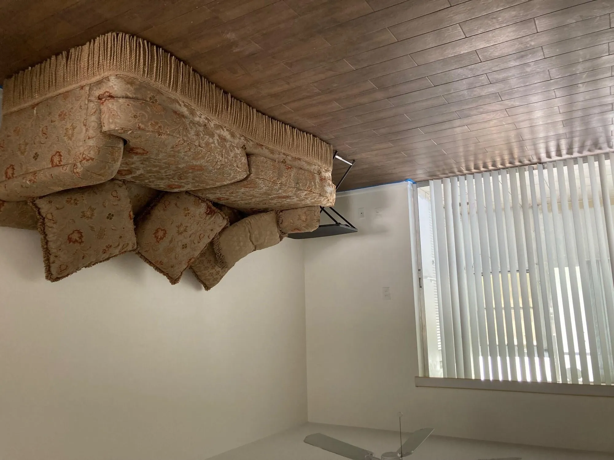 Property Slideshow image 4 of 9 | 2894 crosley dr j, West Palm Beach, FL, 33415