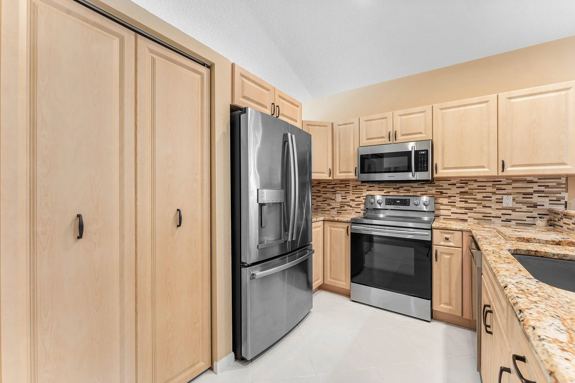 Property Slideshow image 5 of 57 | 9526 cherry blossom ct, Boynton Beach, FL, 33437