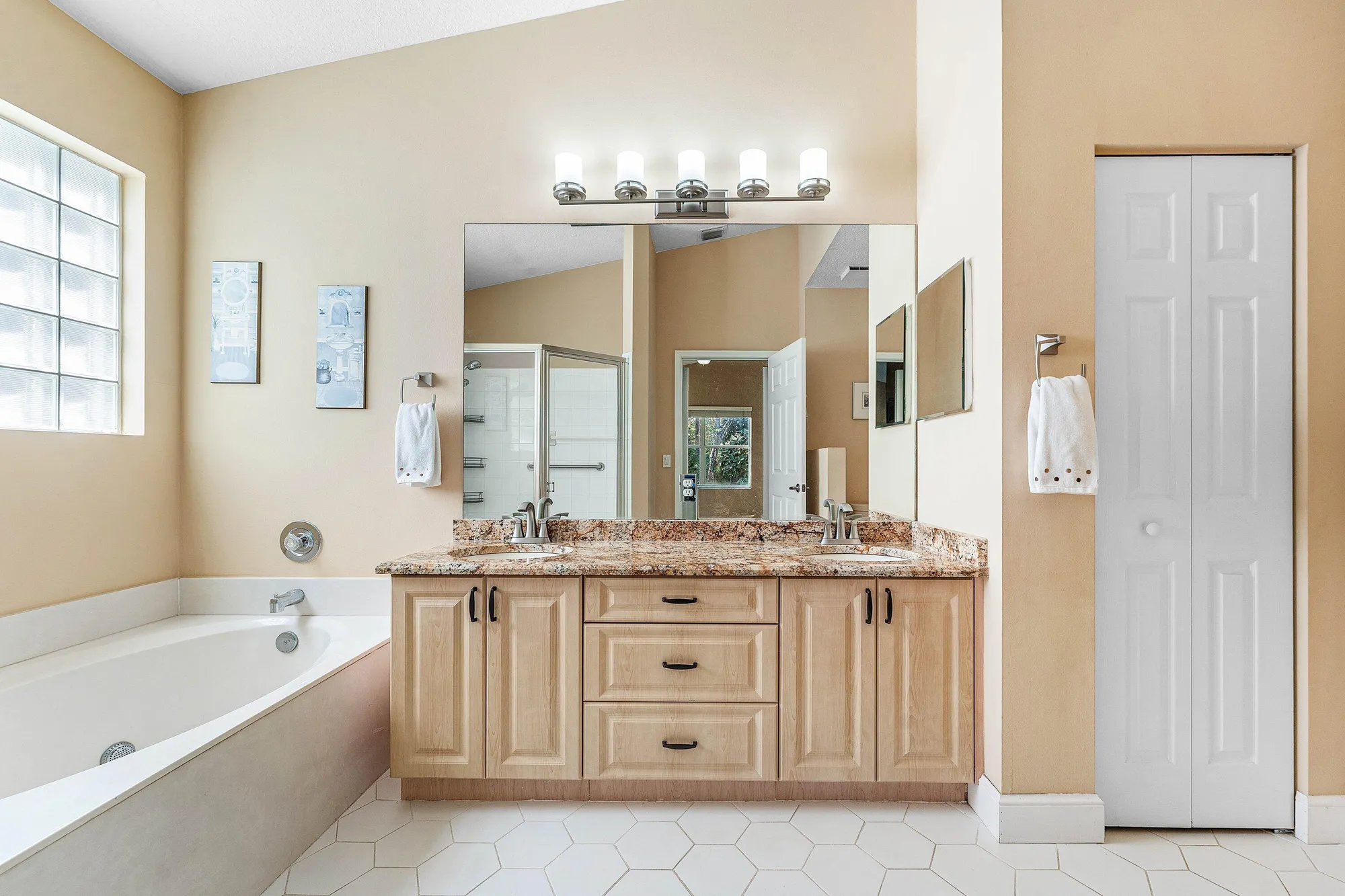 Property Slideshow image 15 of 57 | 9526 cherry blossom ct, Boynton Beach, FL, 33437