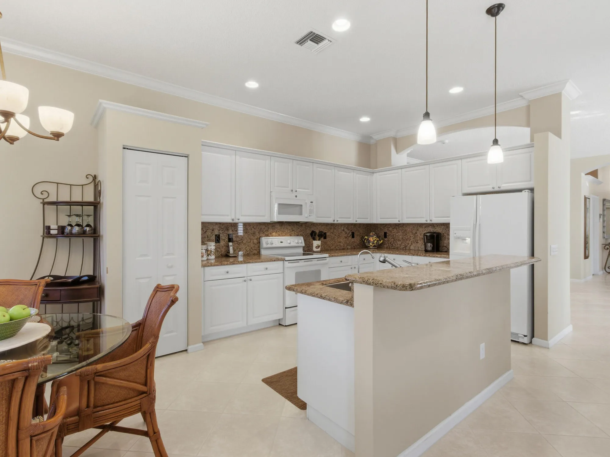 Property Slideshow image 17 of 76 | 11425 kanapali ln, Boynton Beach, FL, 33437