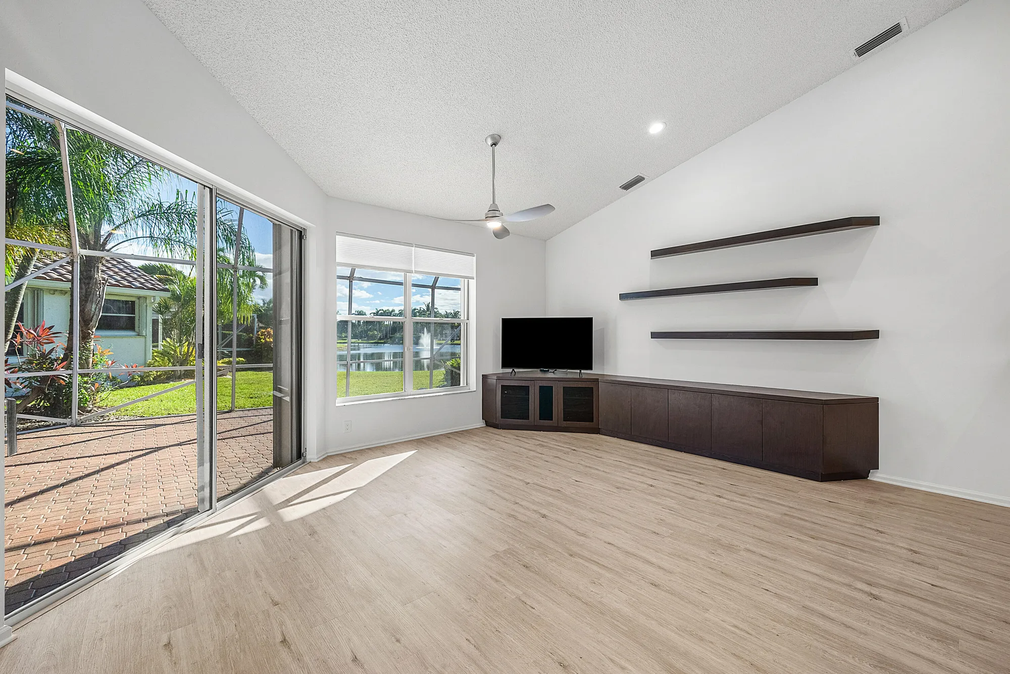 Property Slideshow image 19 of 77 | 8706 rothbury ln, Boynton Beach, FL, 33472