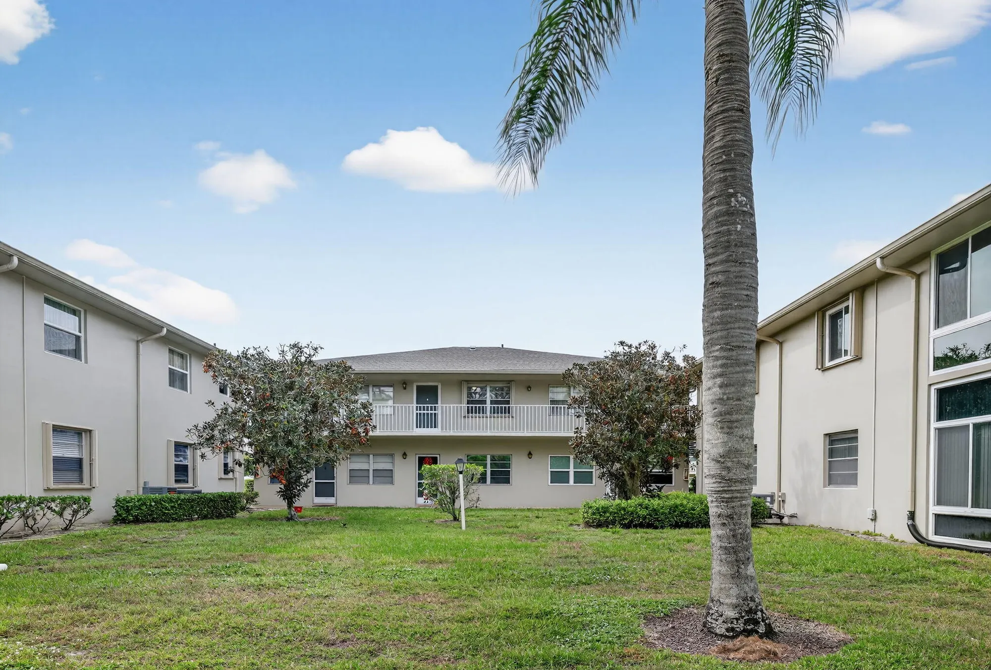 Property Slideshow image 2 of 30 | 23 lake vista trl 204, Port Saint Lucie, FL, 34952