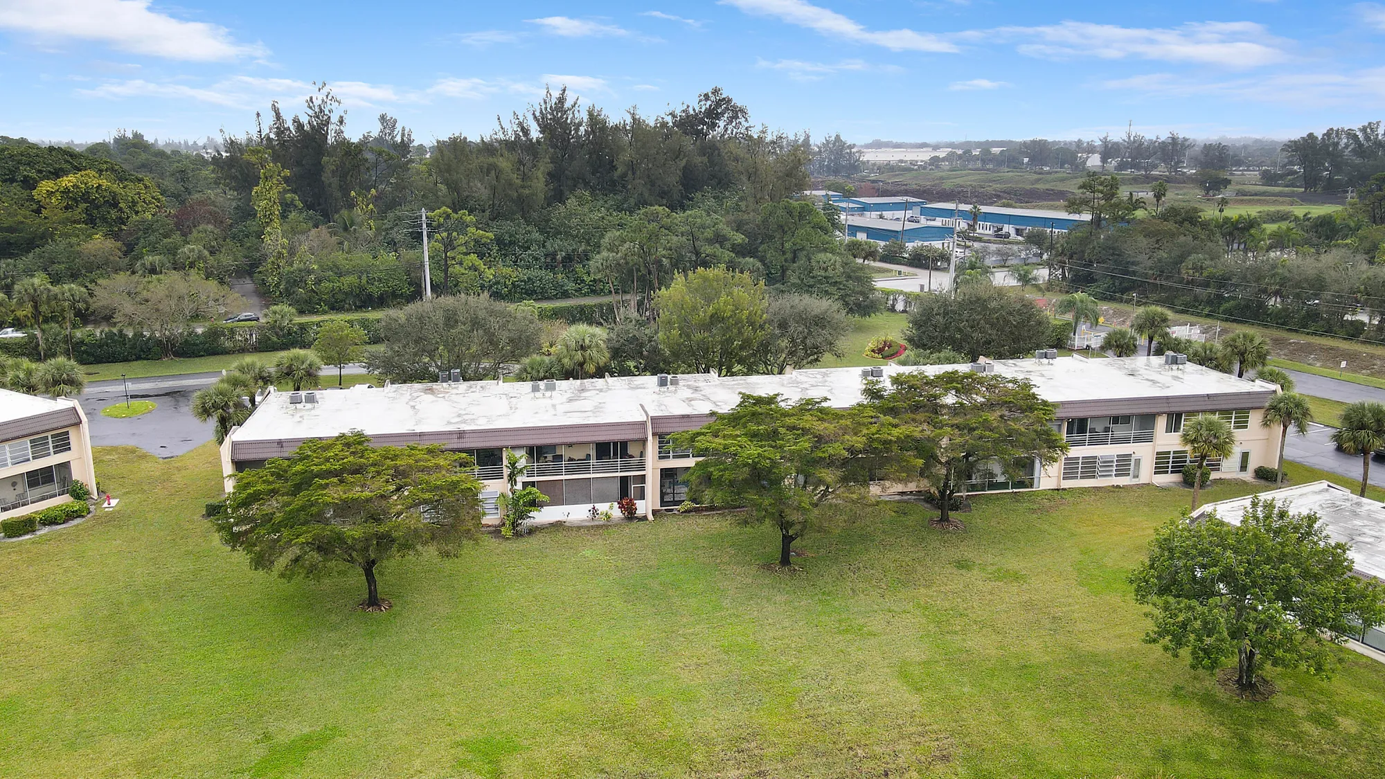 Property Slideshow image 13 of 52 | 120 lake constance dr, West Palm Beach, FL, 33411