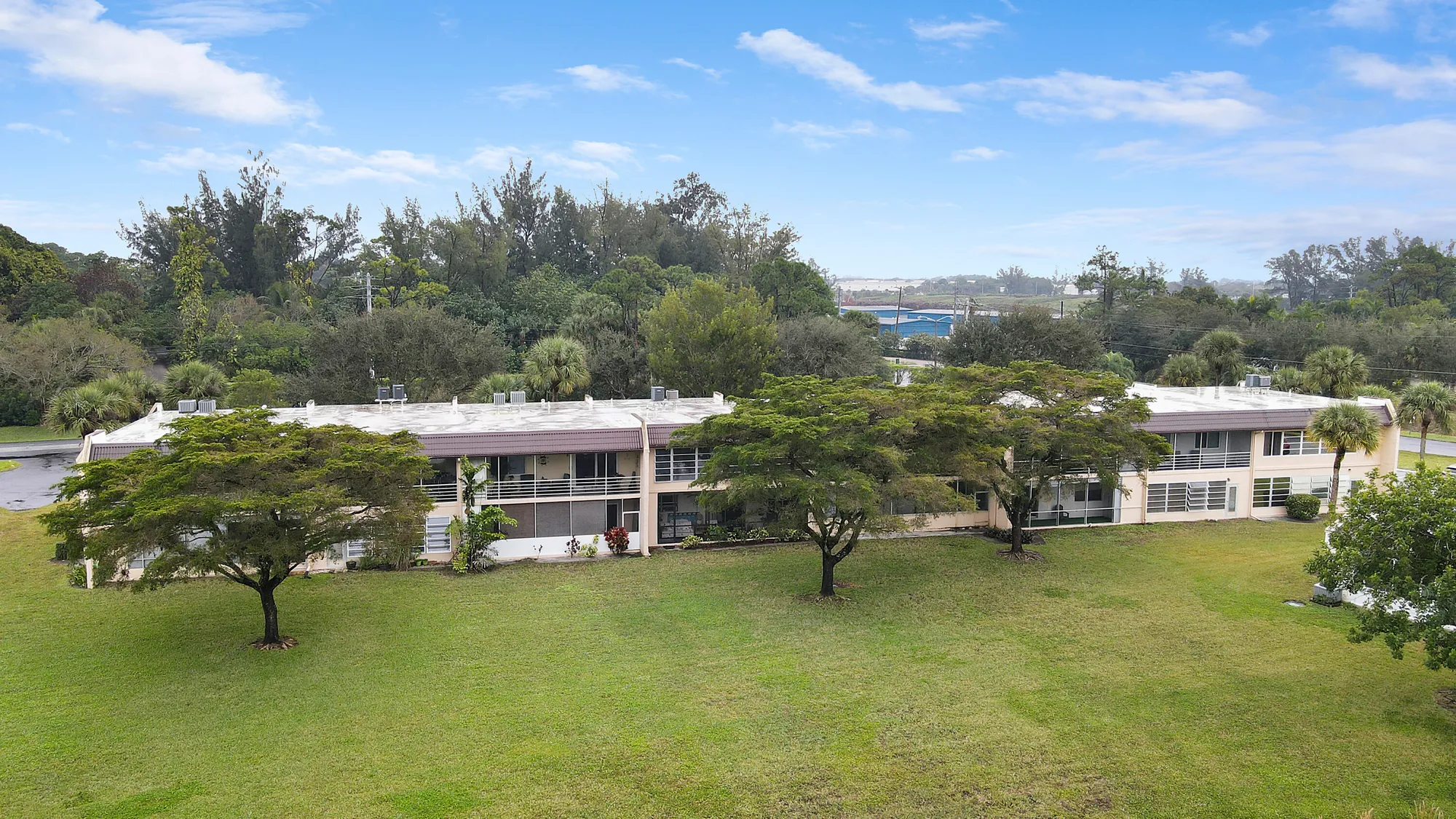 Property Slideshow image 15 of 52 | 120 lake constance dr, West Palm Beach, FL, 33411