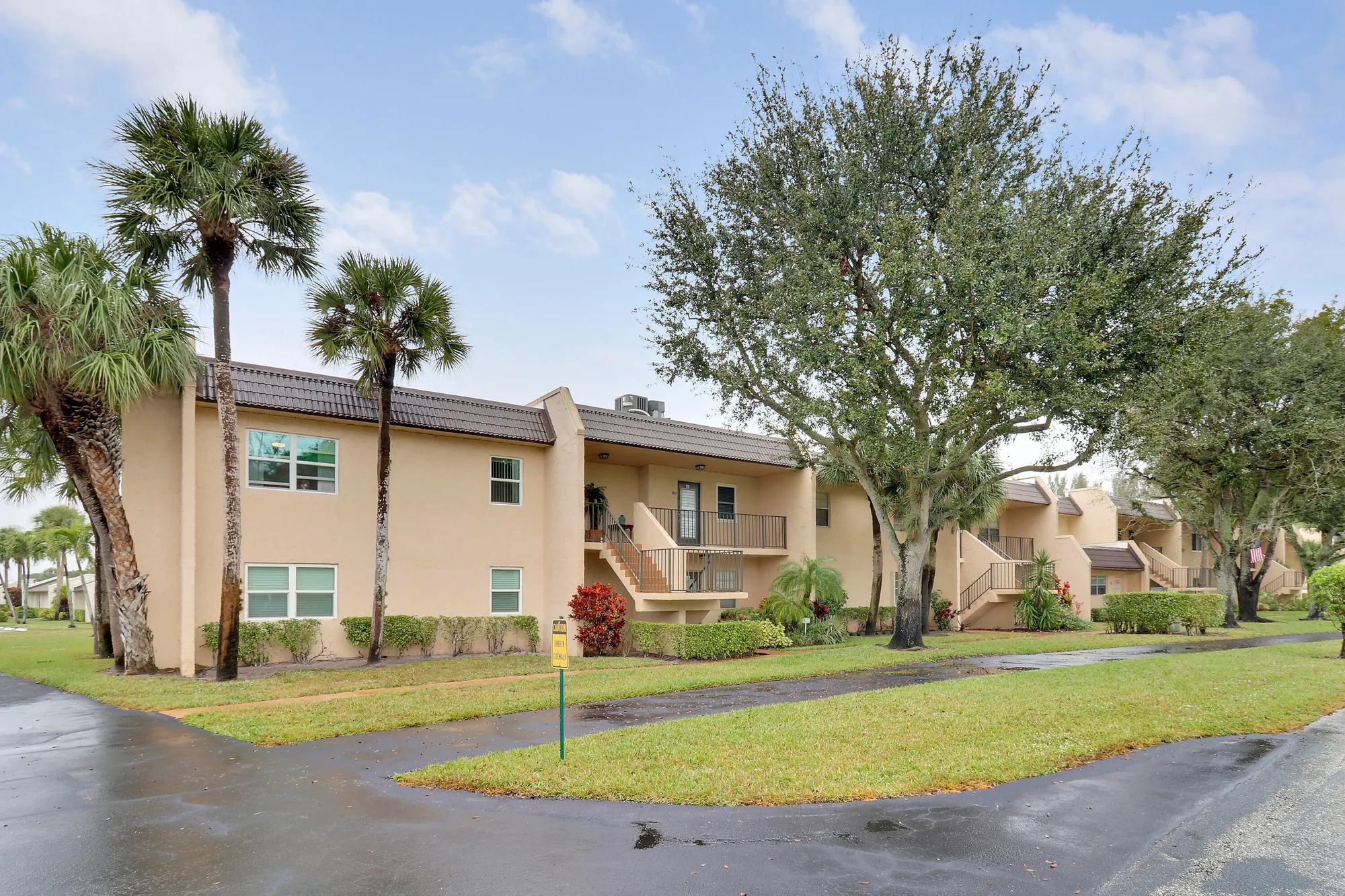 Property Slideshow image 20 of 52 | 120 lake constance dr, West Palm Beach, FL, 33411