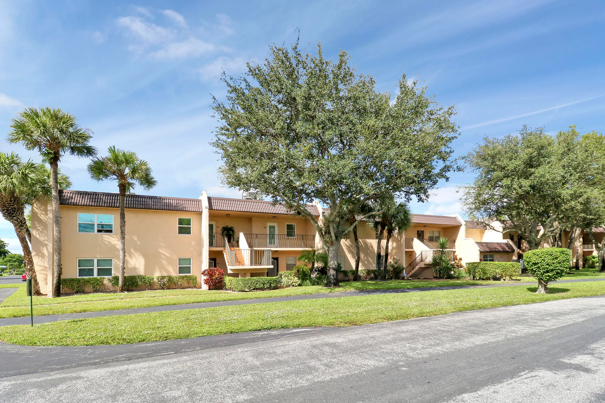 Property Slideshow image 22 of 52 | 120 lake constance dr, West Palm Beach, FL, 33411