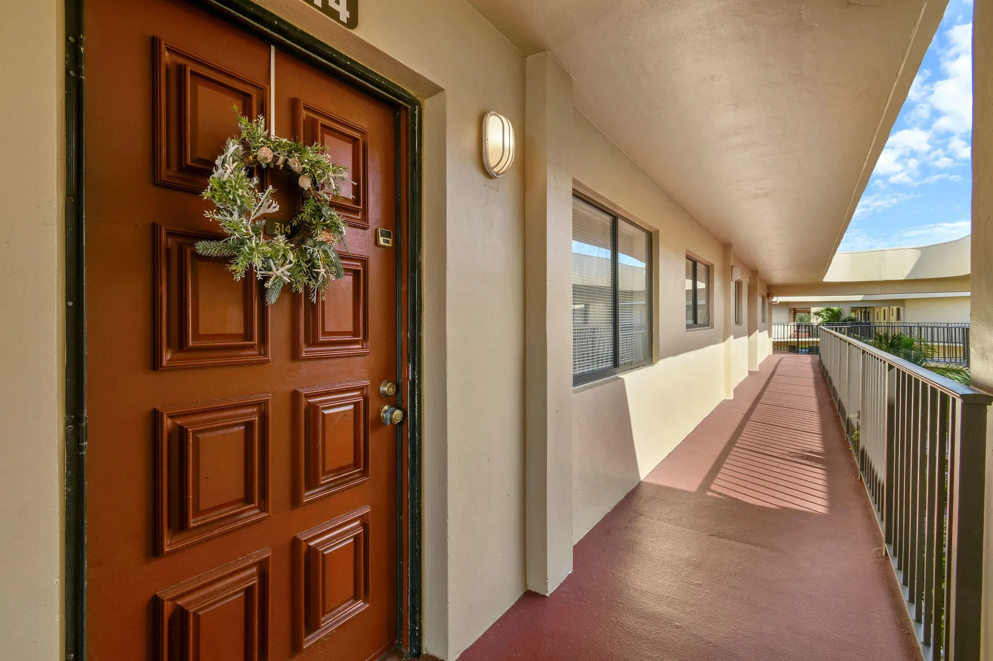 Property Slideshow image 2 of 47 | 5160 las verdes cir apt 314, Delray Beach, FL, 33484