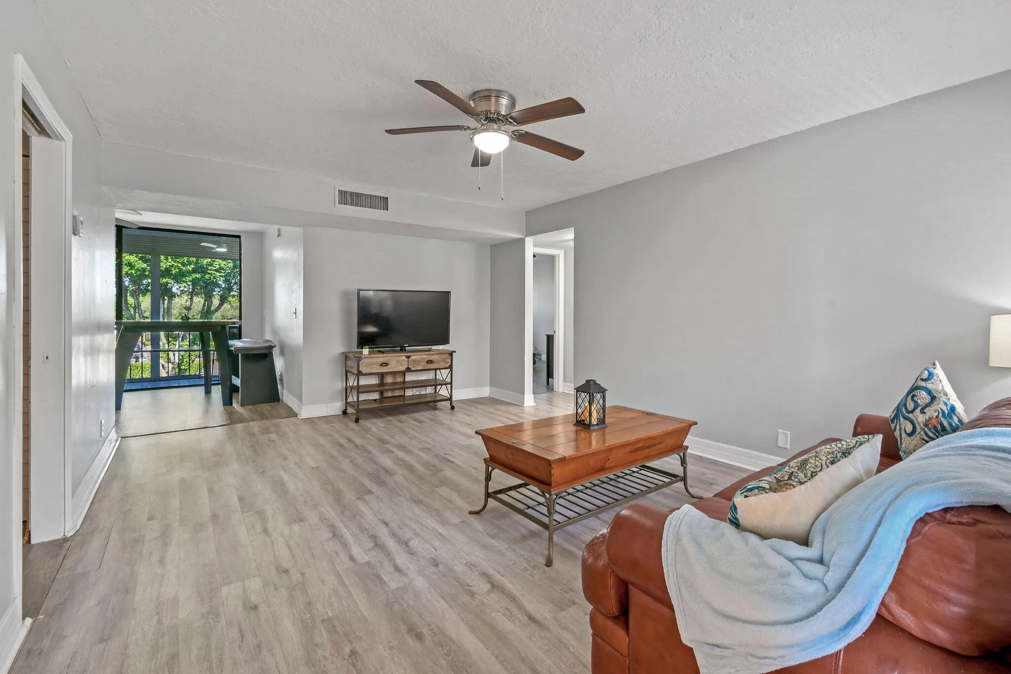 Property Slideshow image 3 of 47 | 5160 las verdes cir apt 314, Delray Beach, FL, 33484