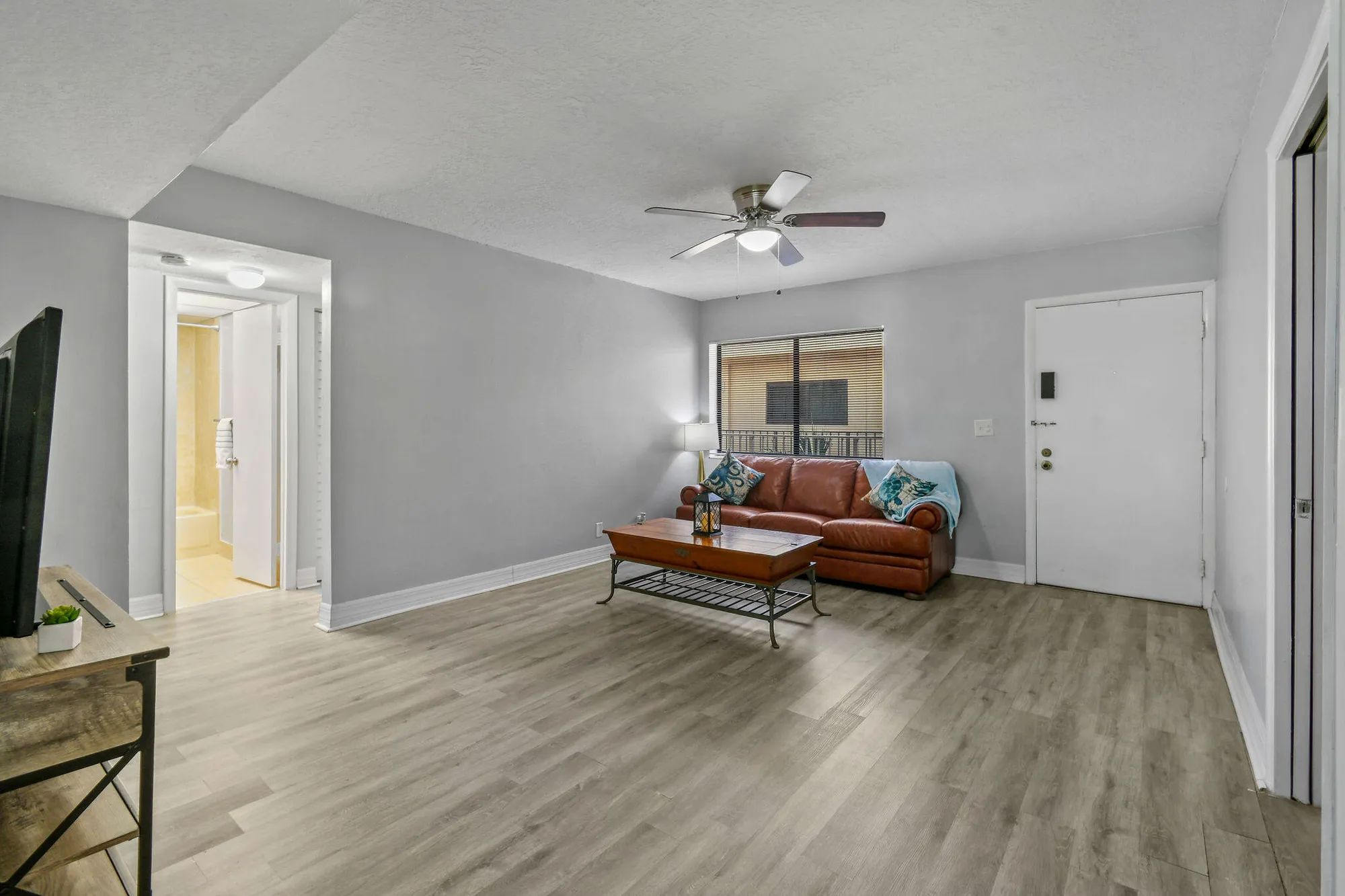 Property Slideshow image 4 of 47 | 5160 las verdes cir apt 314, Delray Beach, FL, 33484
