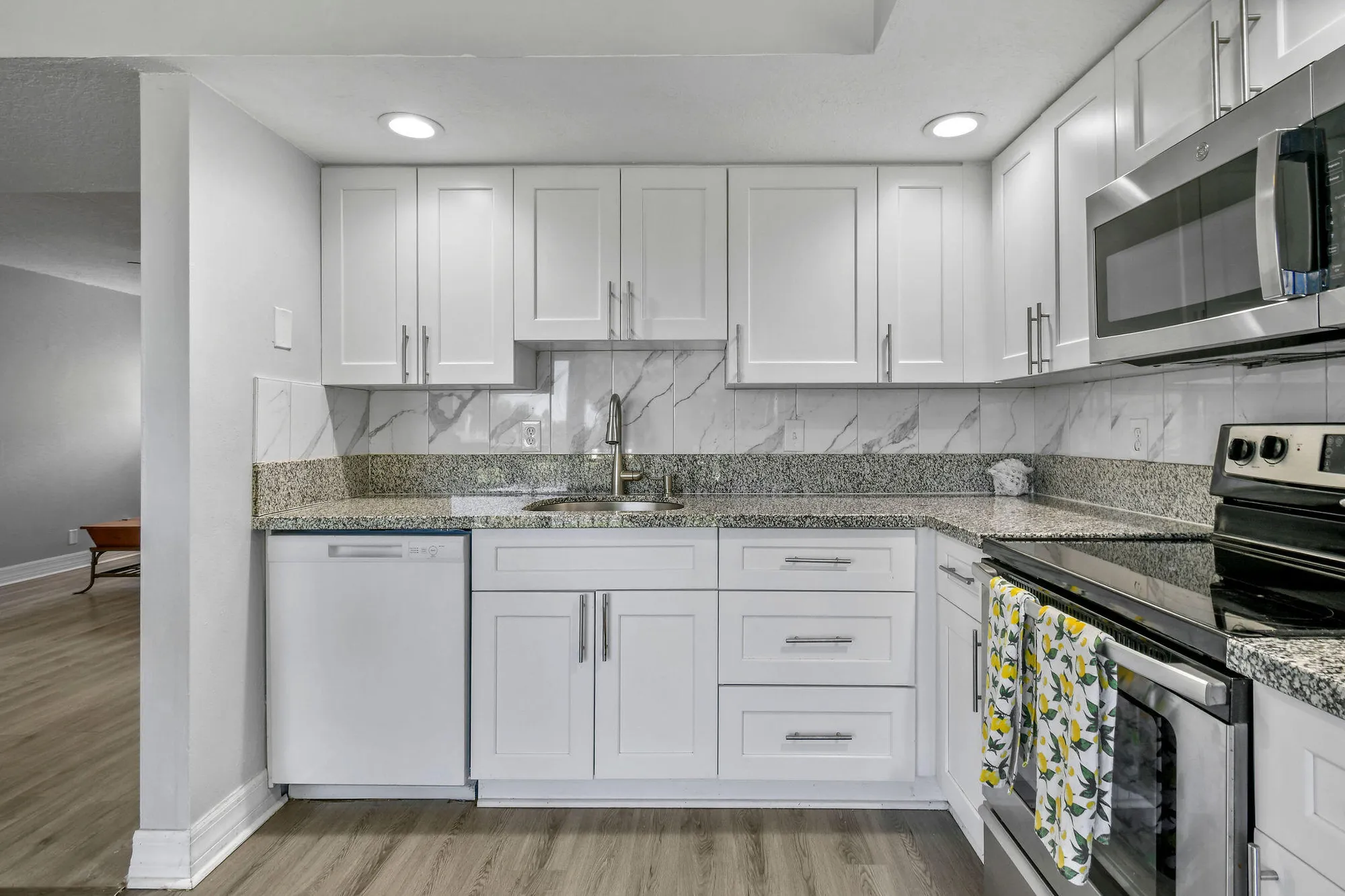 Property Slideshow image 9 of 47 | 5160 las verdes cir apt 314, Delray Beach, FL, 33484