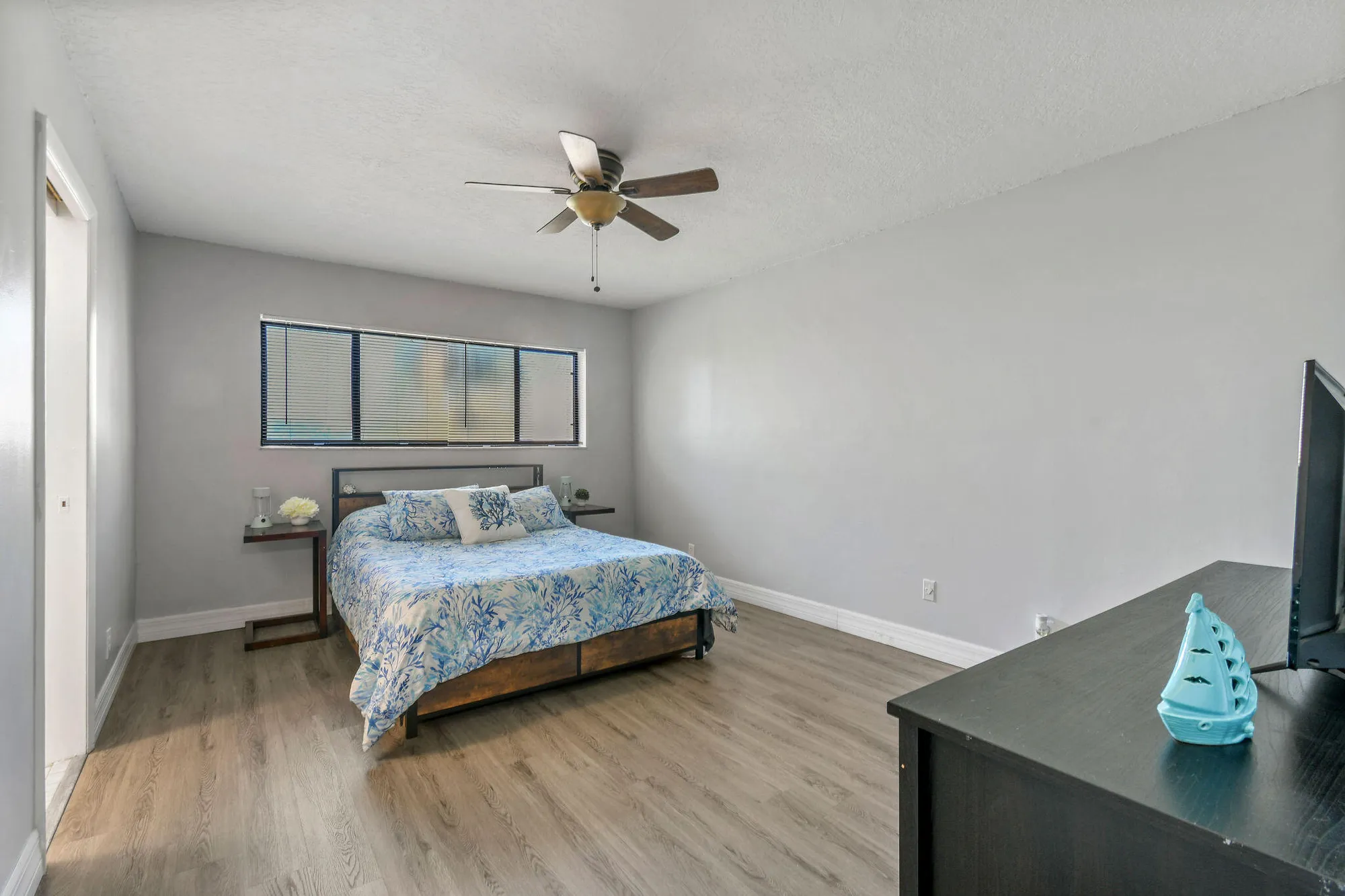 Property Slideshow image 13 of 47 | 5160 las verdes cir apt 314, Delray Beach, FL, 33484