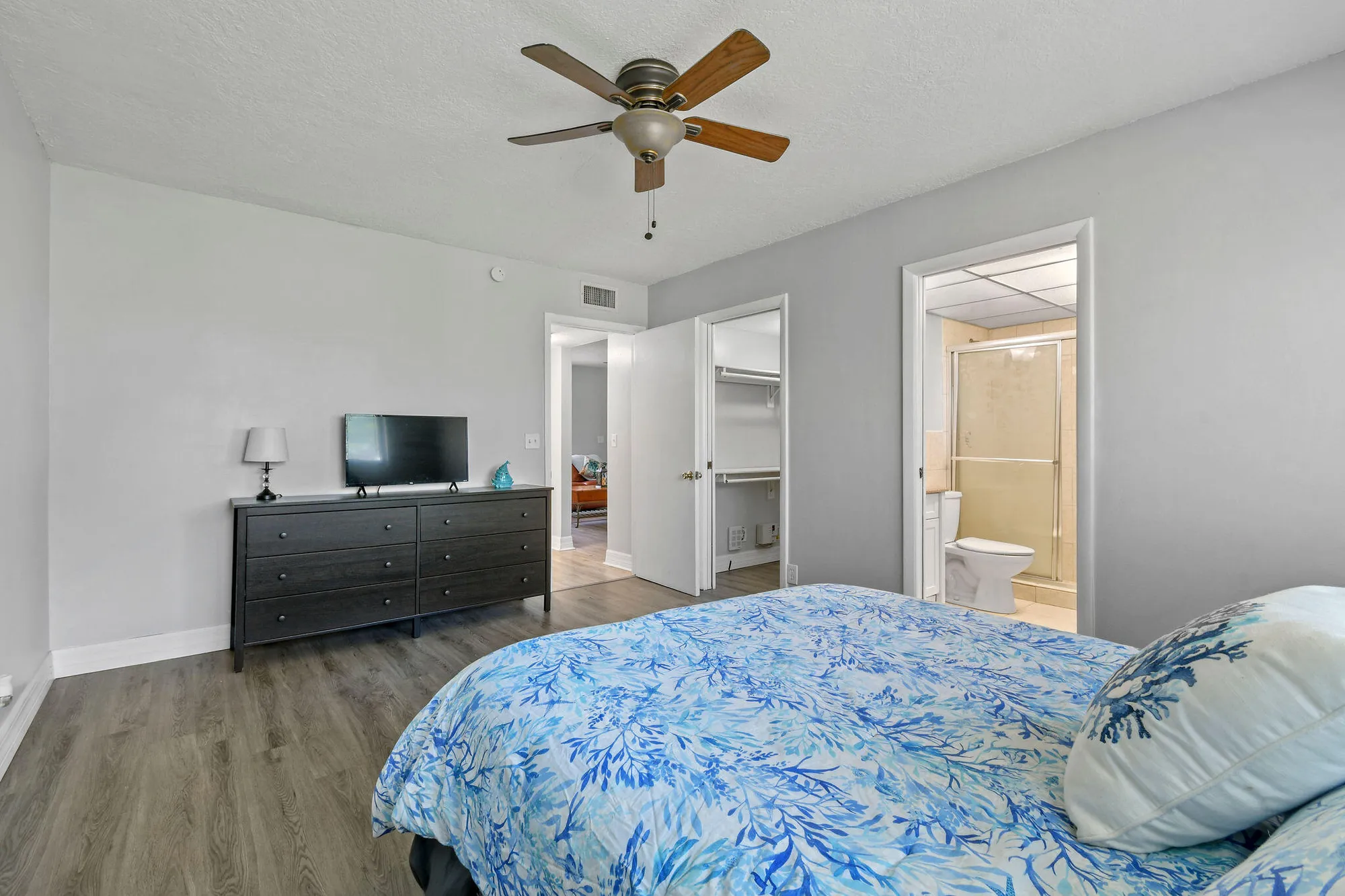 Property Slideshow image 15 of 47 | 5160 las verdes cir apt 314, Delray Beach, FL, 33484