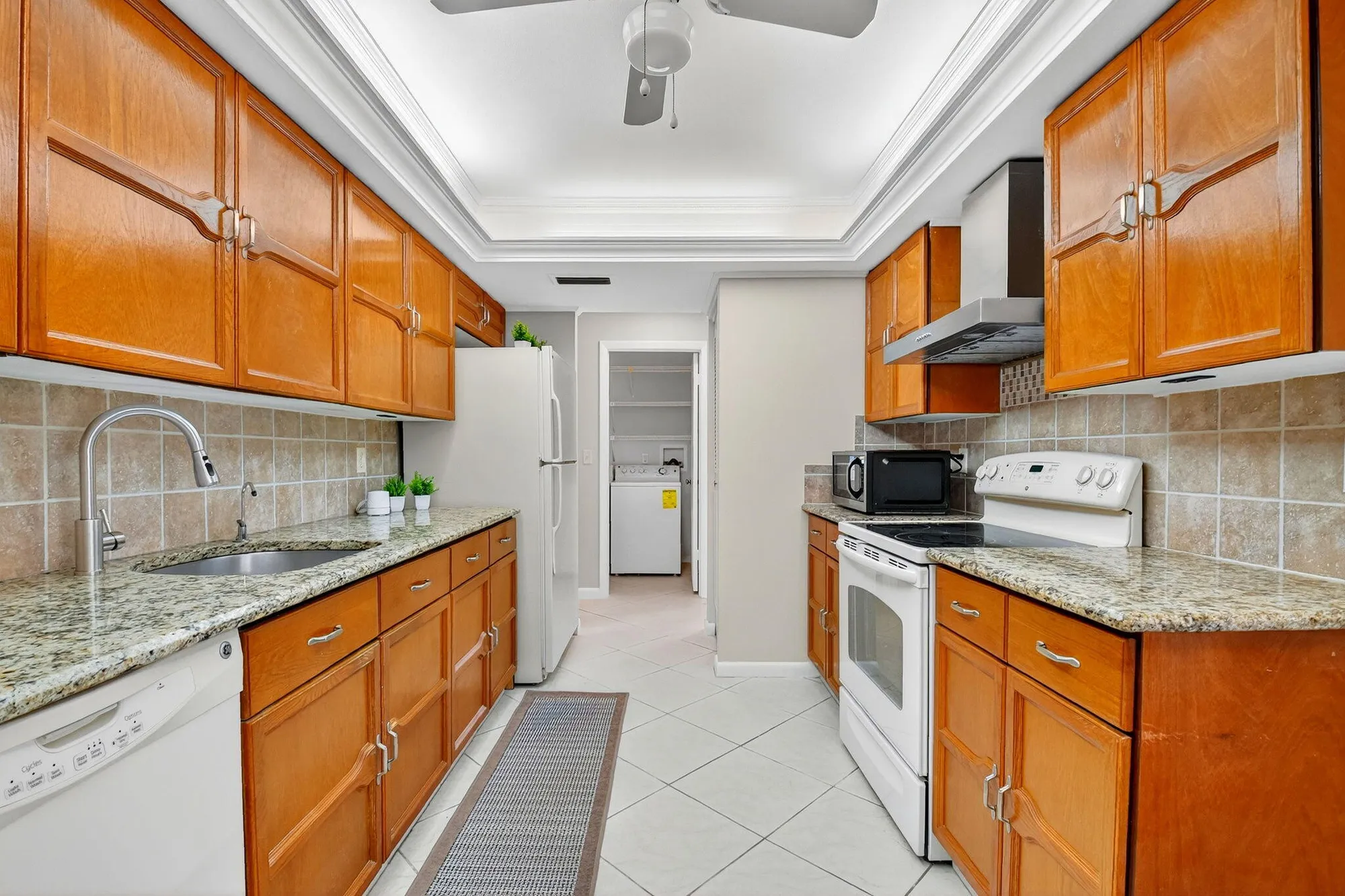 Property Slideshow image 10 of 47 | 5908 forest grove dr 3, Boynton Beach, FL, 33437