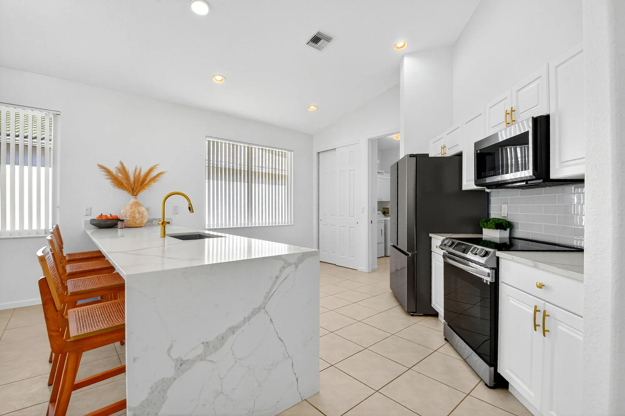 Property Slideshow image 22 of 69 | 2245 sapphire cir, West Palm Beach, FL, 33411