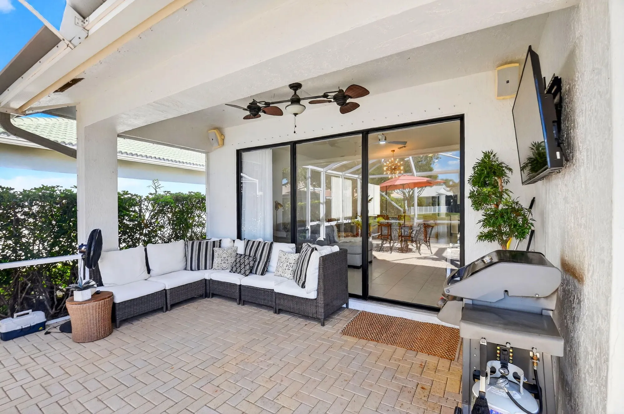 Property Slideshow image 13 of 69 | 2245 sapphire cir, West Palm Beach, FL, 33411