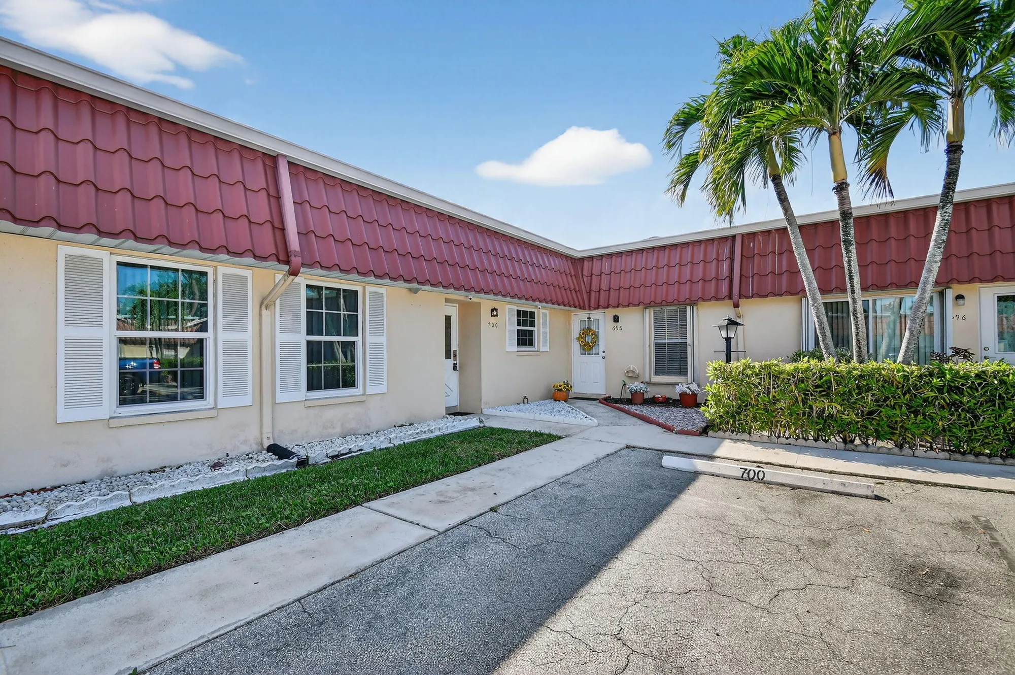 Property Slideshow image 2 of 56 | 700 marlboro oval, Lake Worth, FL, 33467