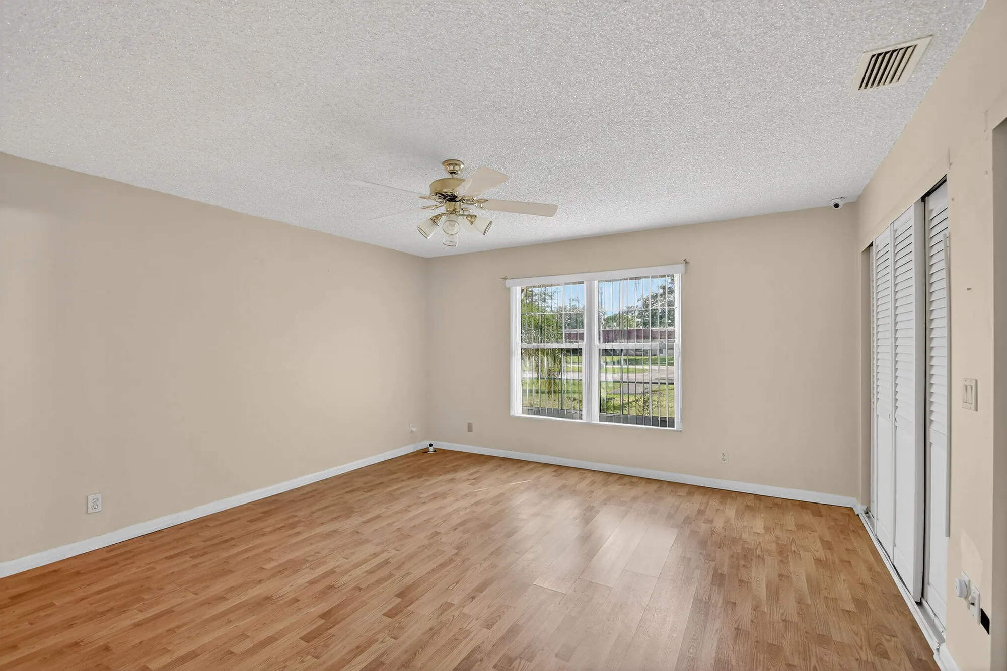 Property Slideshow image 22 of 56 | 700 marlboro oval, Lake Worth, FL, 33467