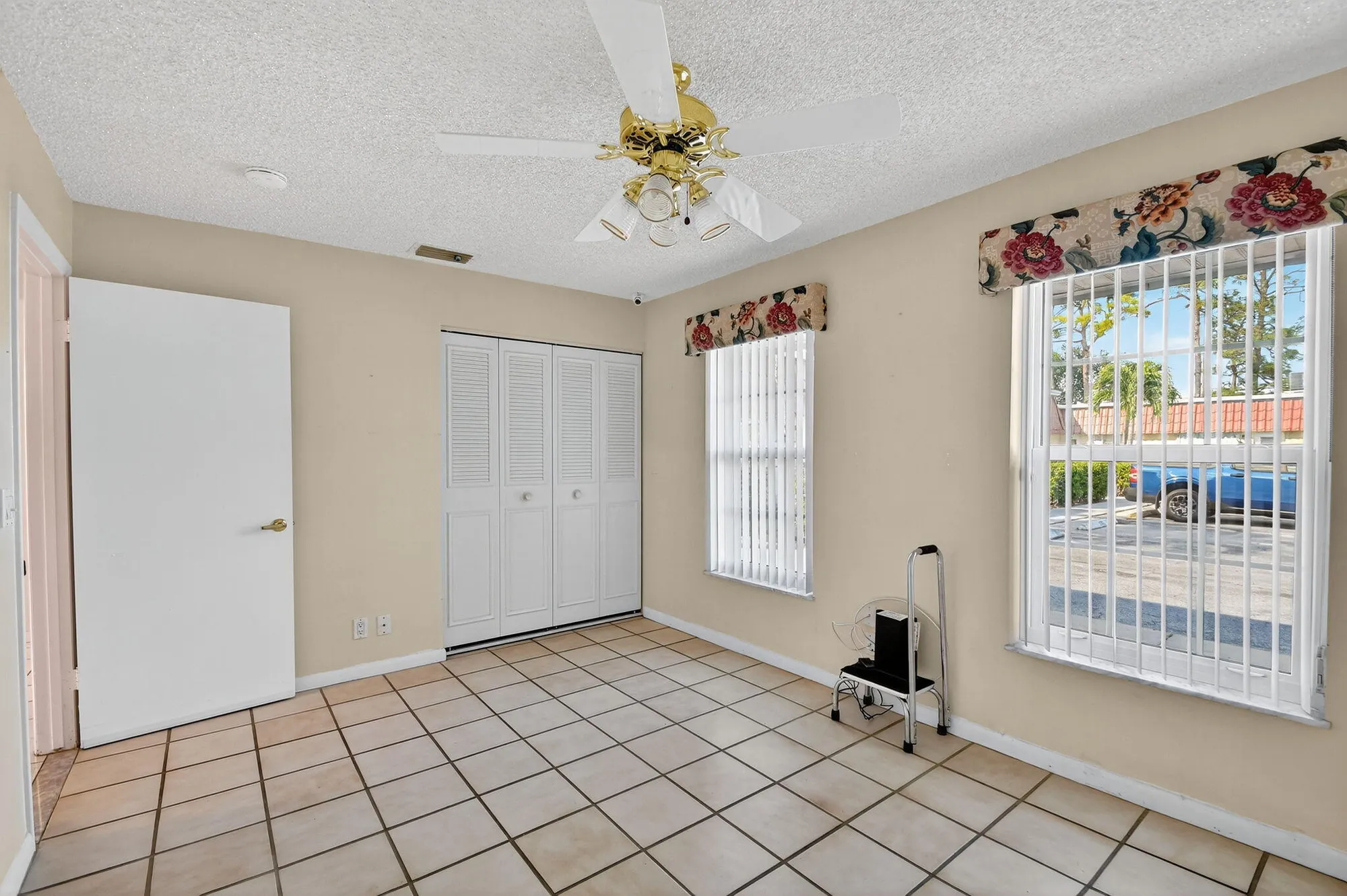 Property Slideshow image 28 of 56 | 700 marlboro oval, Lake Worth, FL, 33467