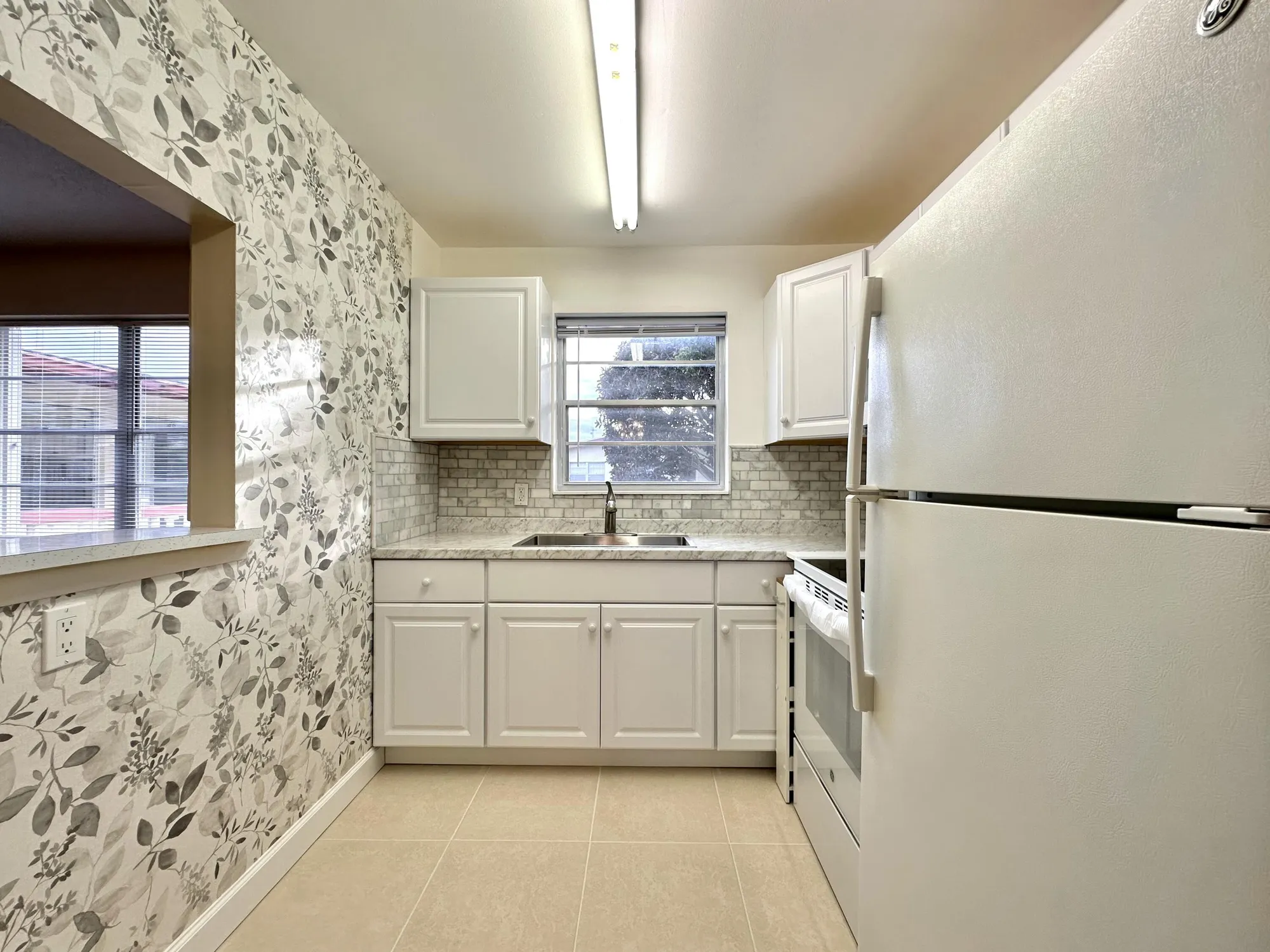 Property Slideshow image 15 of 36 | 47 camden b, West Palm Beach, FL, 33417