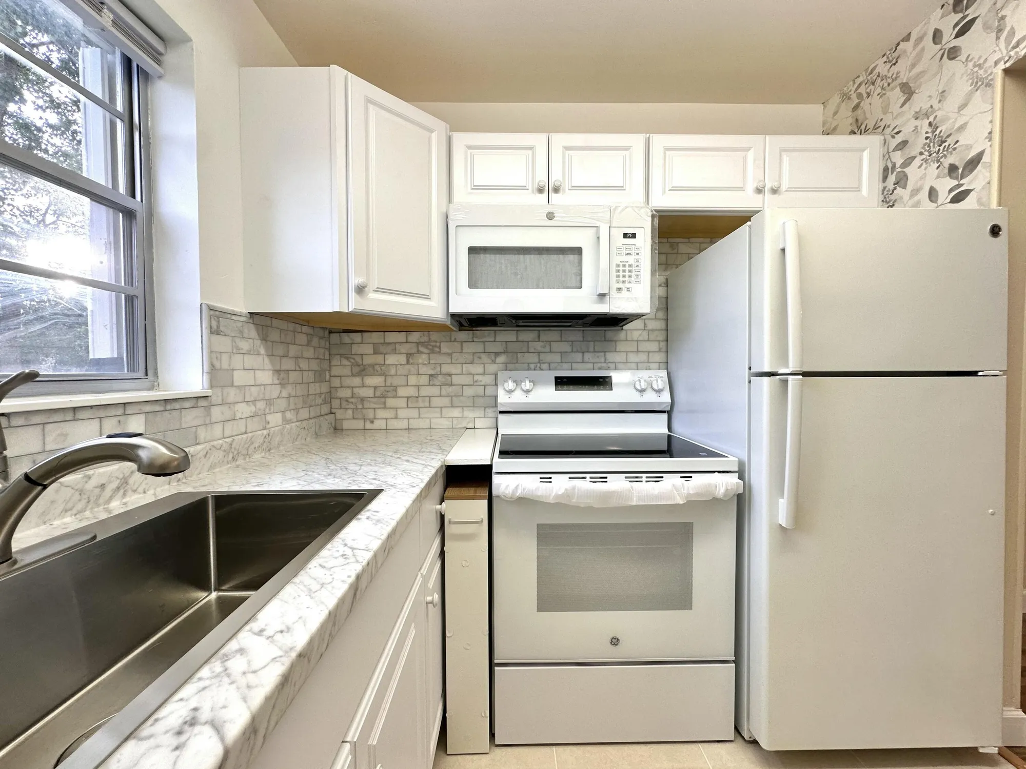 Property Slideshow image 17 of 36 | 47 camden b, West Palm Beach, FL, 33417