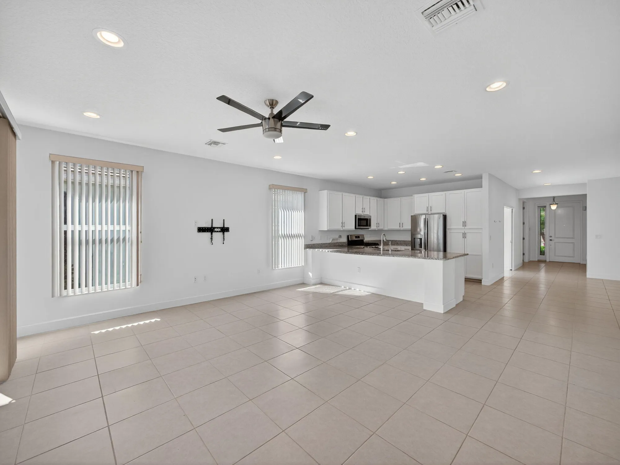 Property Slideshow image 13 of 121 | 11725 sw brighton falls dr, Port Saint Lucie, FL, 34987