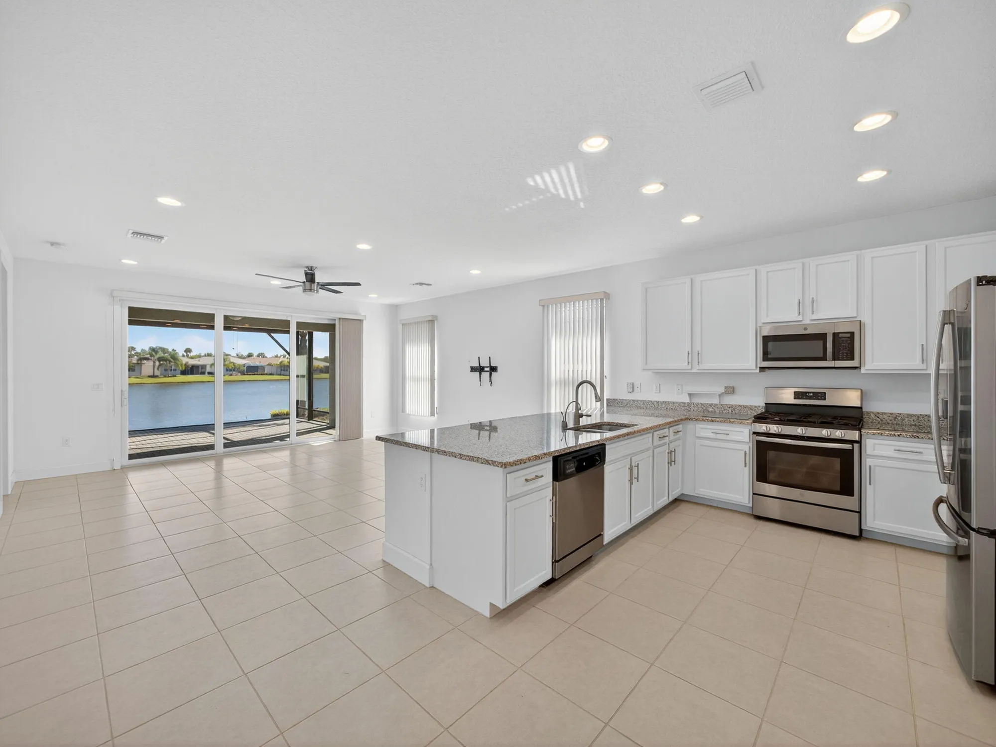 Property Slideshow image 16 of 121 | 11725 sw brighton falls dr, Port Saint Lucie, FL, 34987