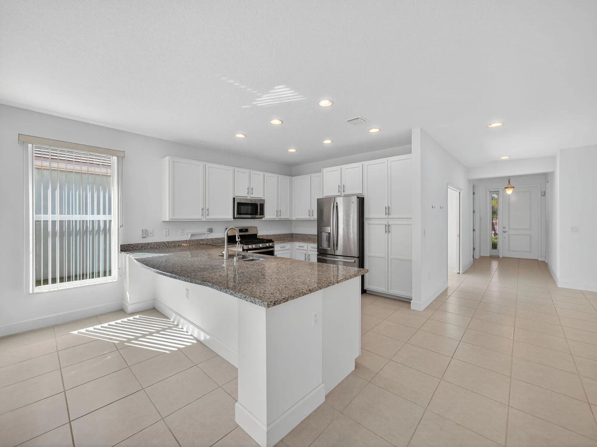 Property Slideshow image 14 of 121 | 11725 sw brighton falls dr, Port Saint Lucie, FL, 34987