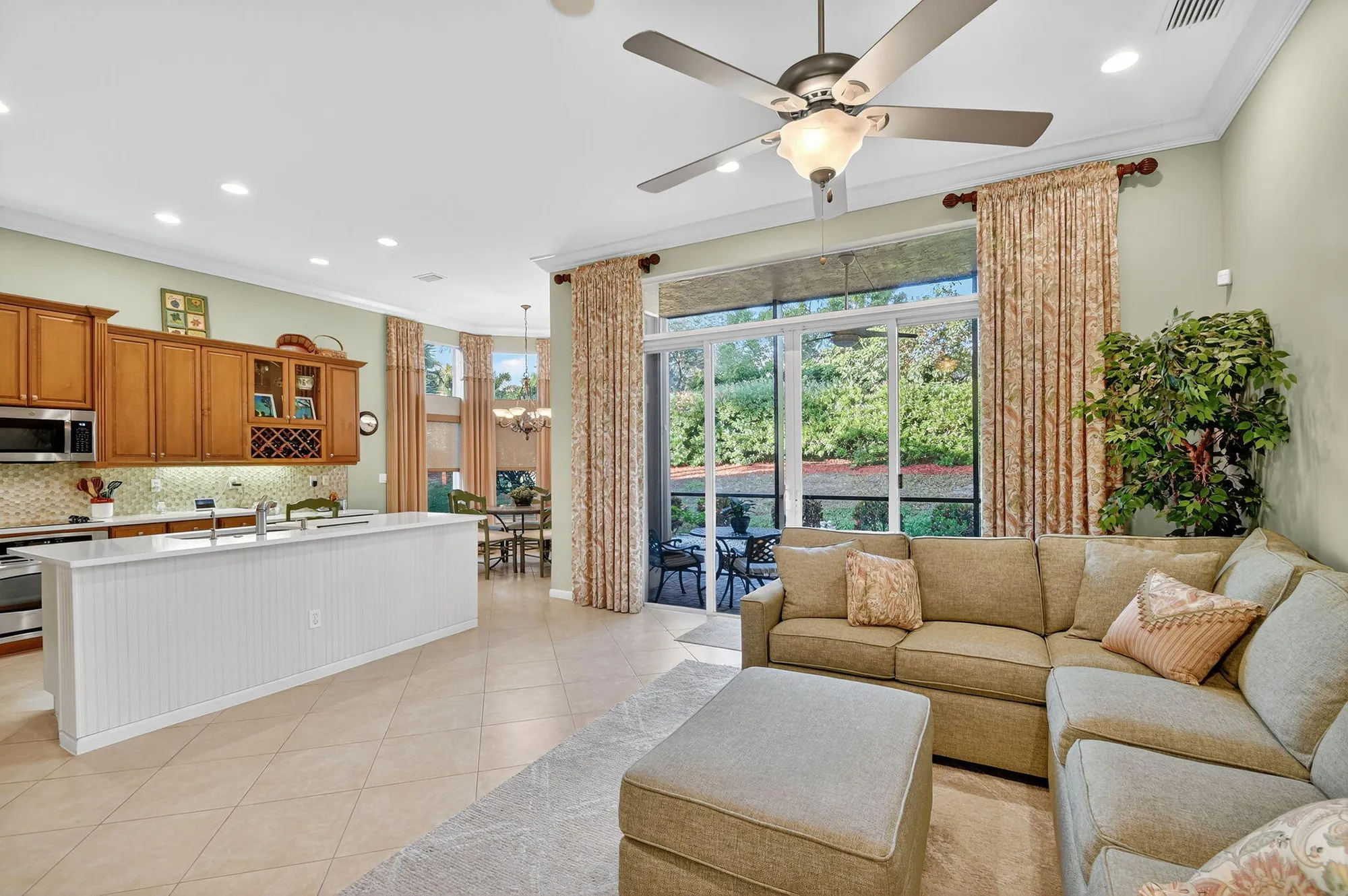 Property Slideshow image 19 of 99 | 7411 maple ridge trl, Boynton Beach, FL, 33437