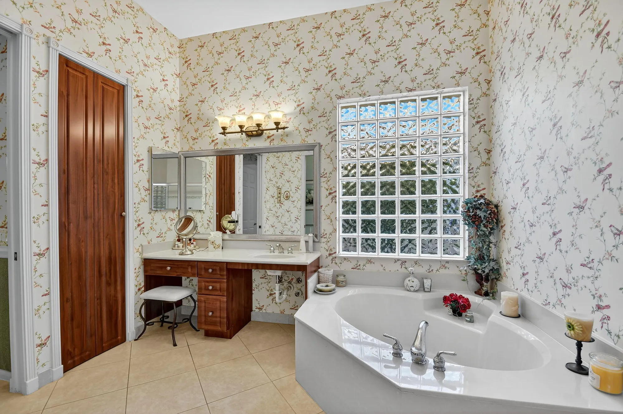 Property Slideshow image 33 of 99 | 7411 maple ridge trl, Boynton Beach, FL, 33437