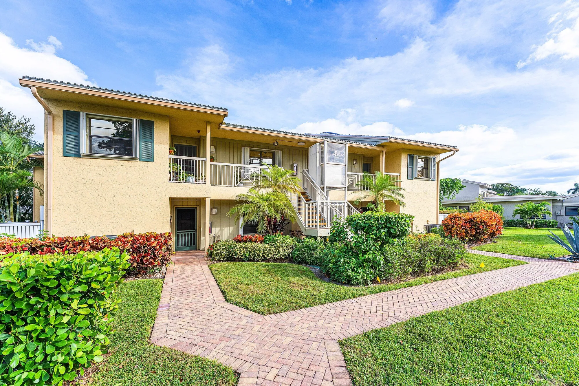 Property Slideshow image 3 of 49 | 5 eastgate dr a, Boynton Beach, FL, 33436