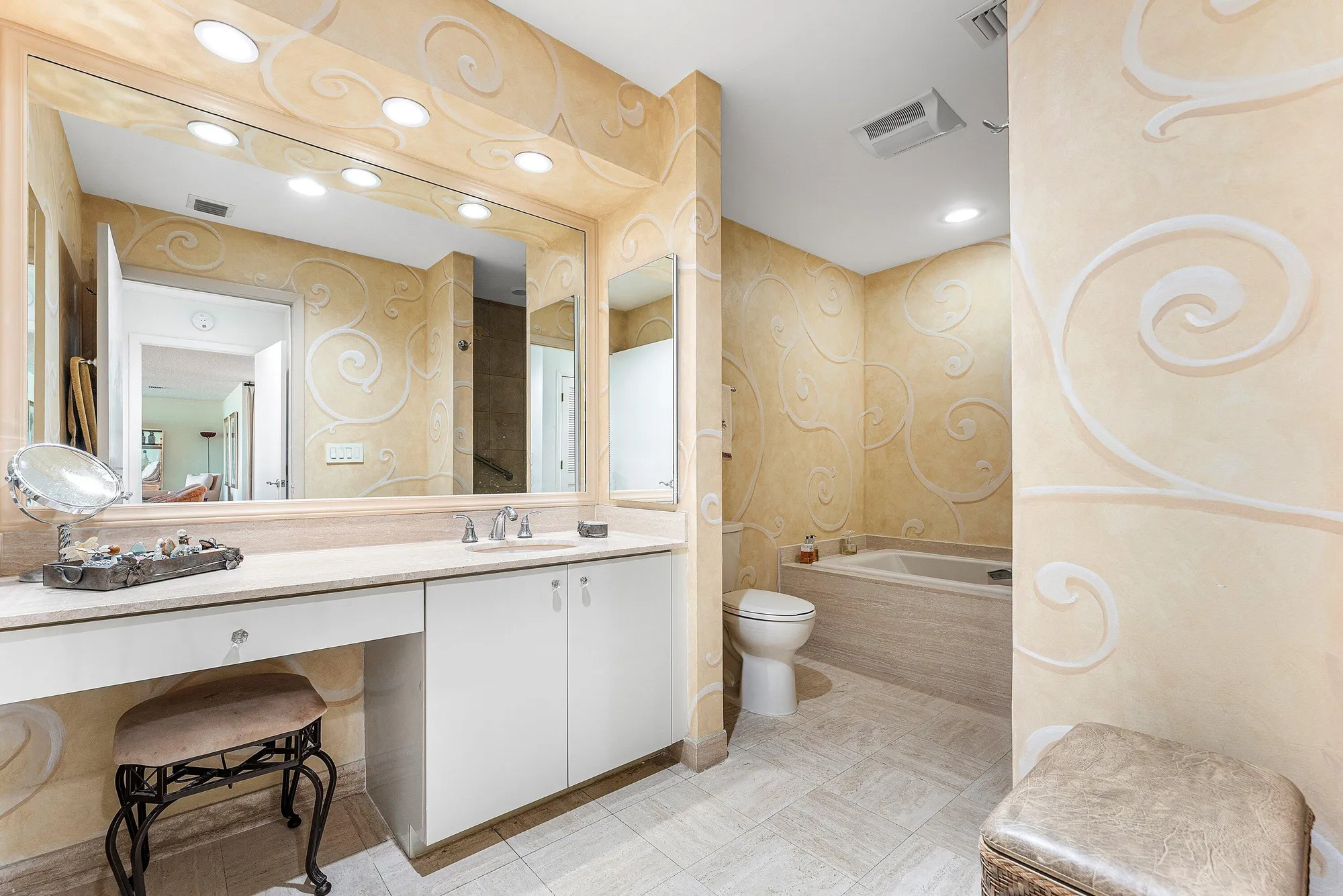 Property Slideshow image 20 of 49 | 5 eastgate dr a, Boynton Beach, FL, 33436