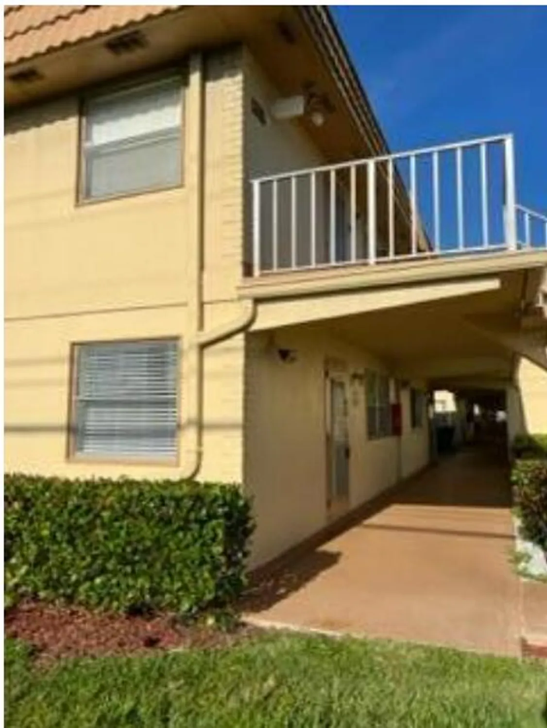 Property Slideshow image 8 of 11 | 193 saxony e unit e, Delray Beach, FL, 33446