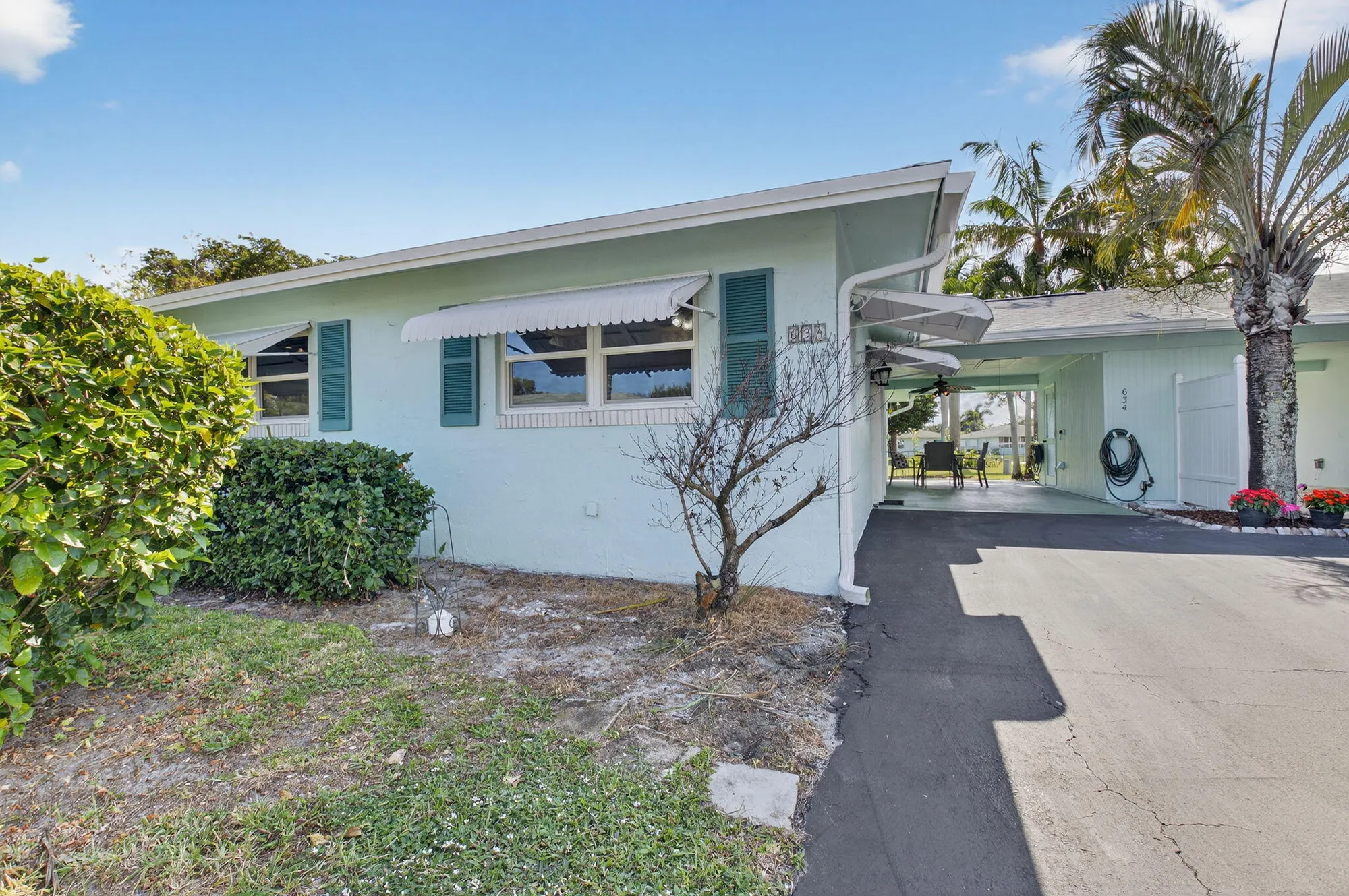 Property Slideshow image 2 of 37 | 634 hummingbird ln, Delray Beach, FL, 33445