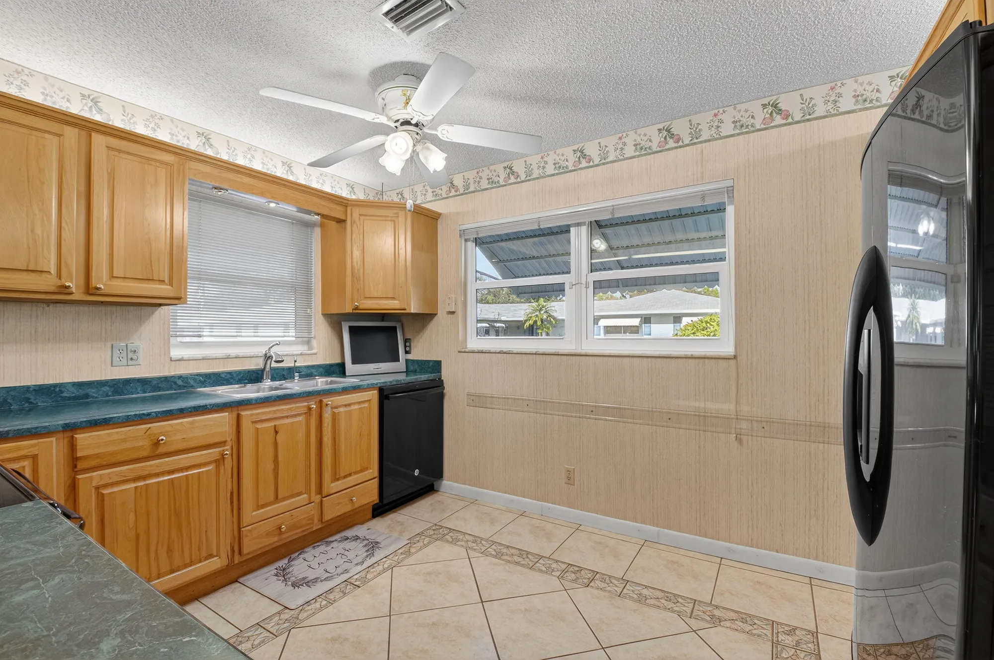 Property Slideshow image 14 of 37 | 634 hummingbird ln, Delray Beach, FL, 33445