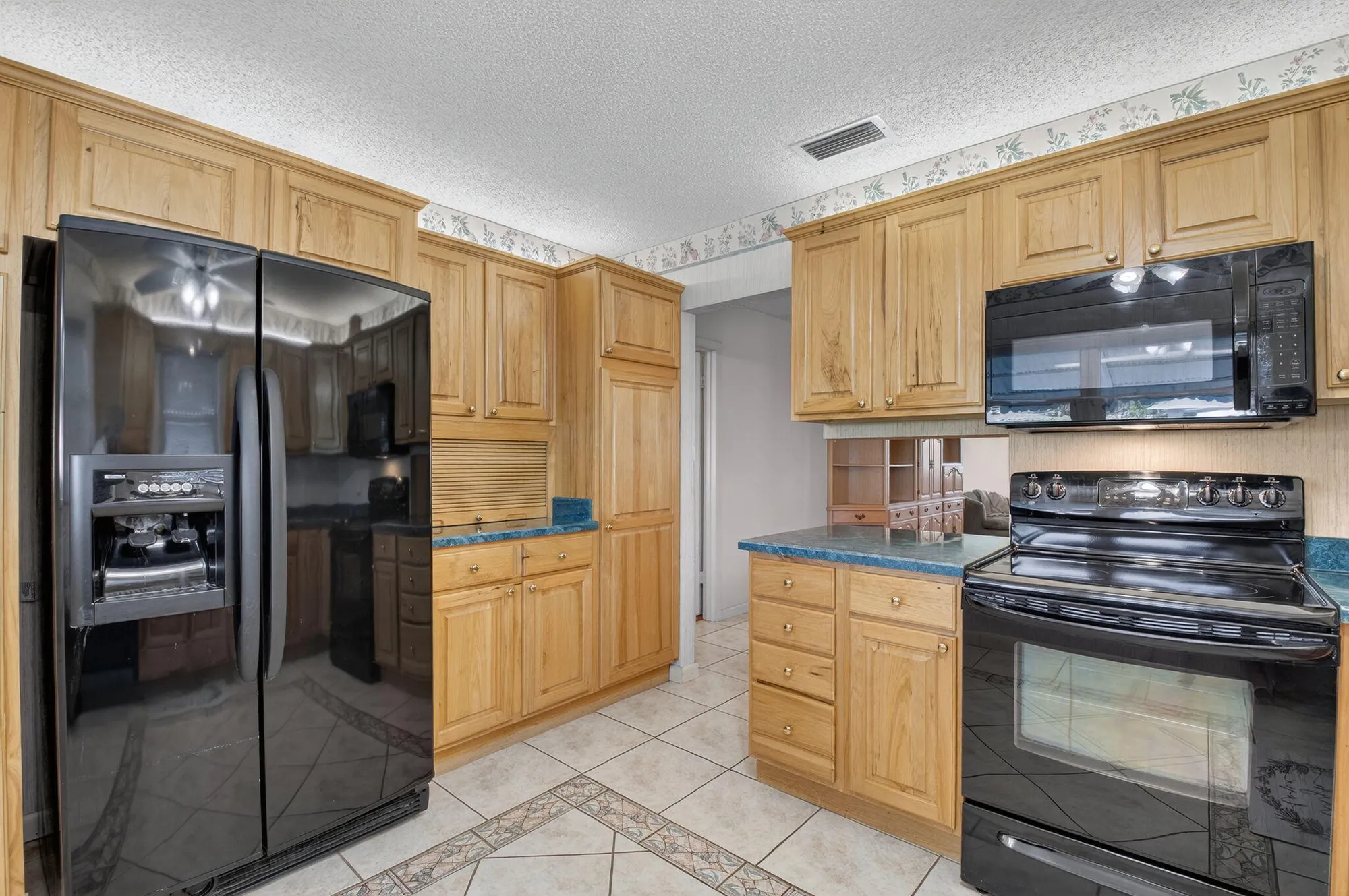 Property Slideshow image 16 of 37 | 634 hummingbird ln, Delray Beach, FL, 33445