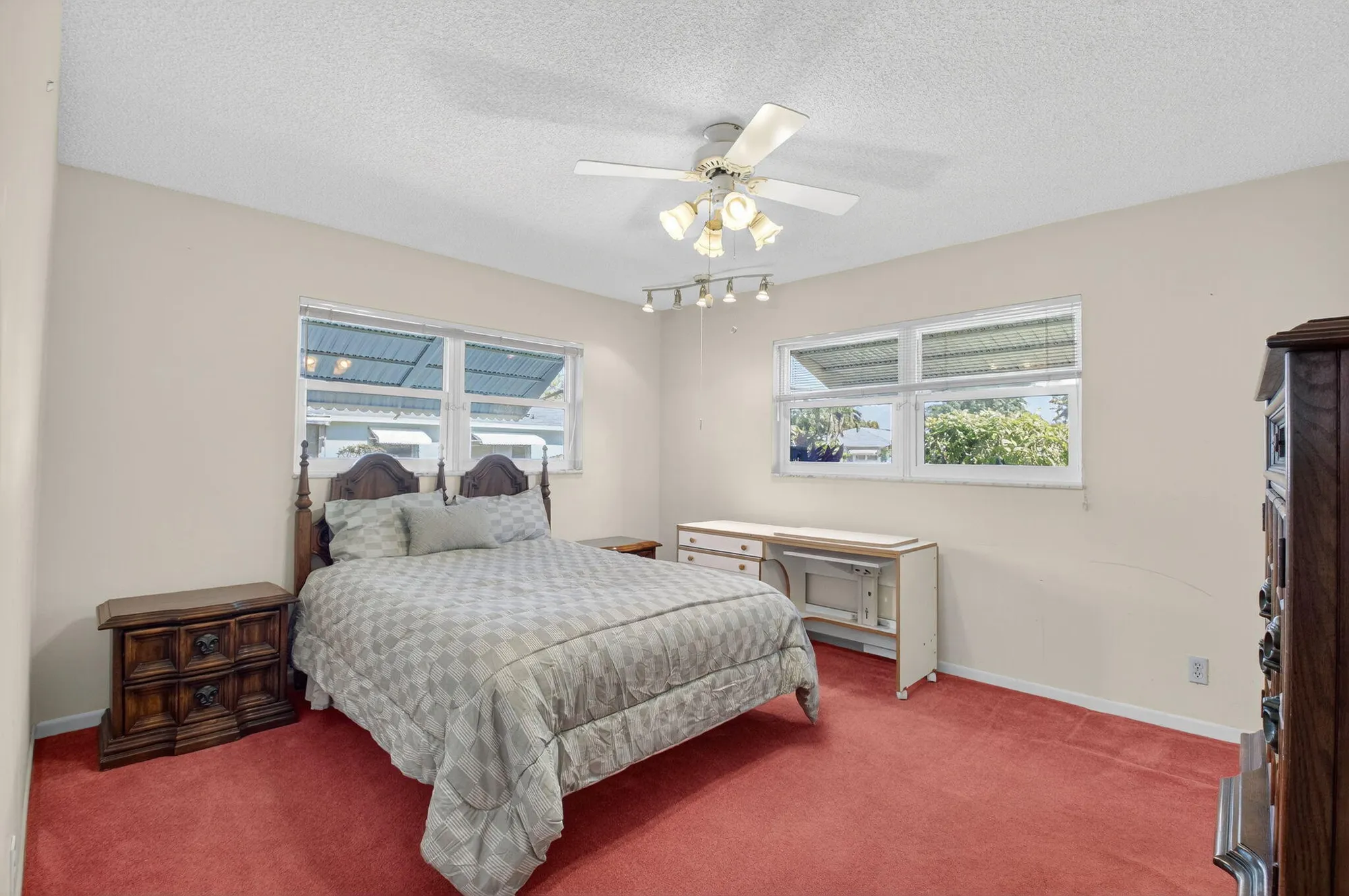 Property Slideshow image 19 of 37 | 634 hummingbird ln, Delray Beach, FL, 33445