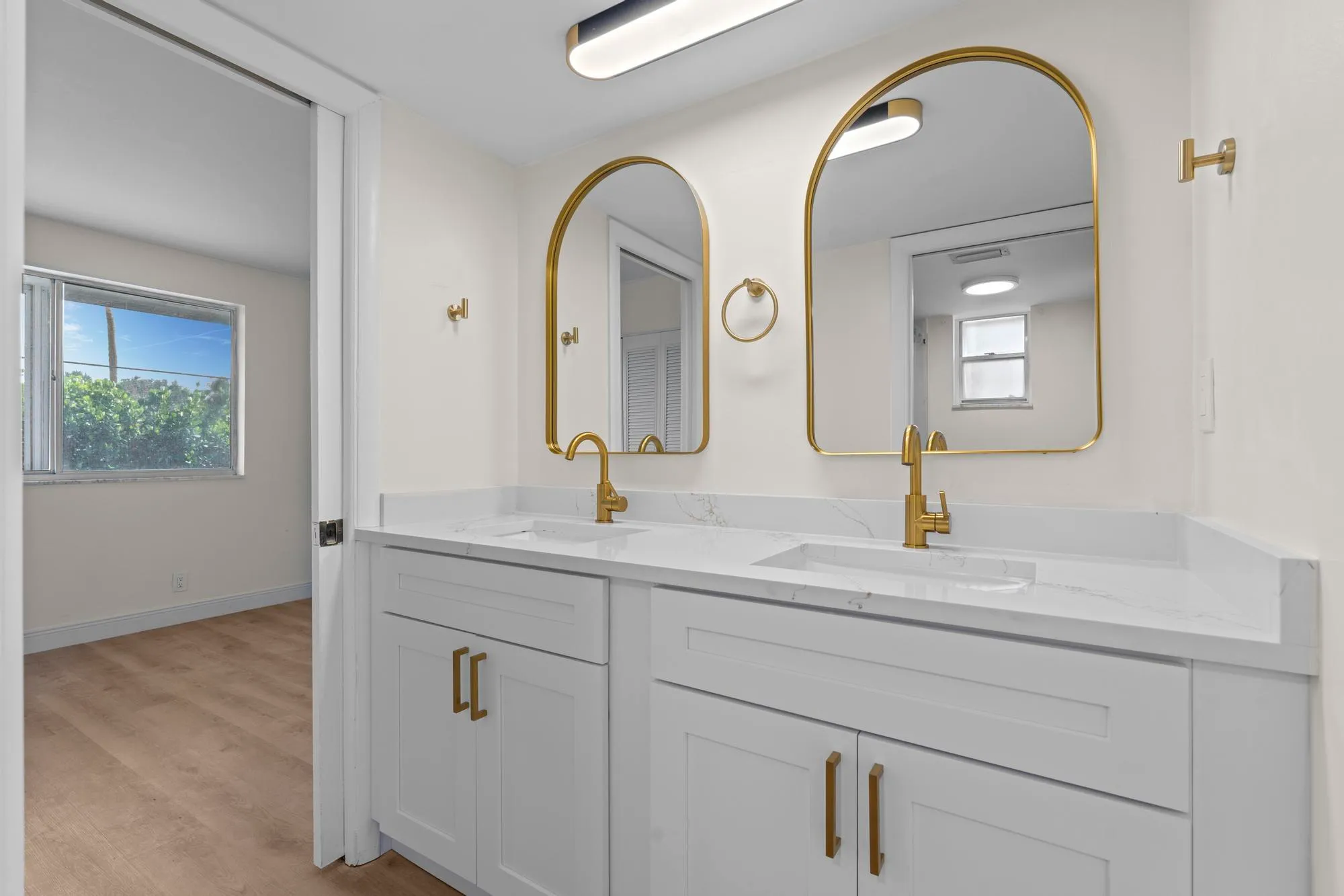 Property Slideshow image 18 of 33 | 2647 garden dr 101, Lake Worth, FL, 33461